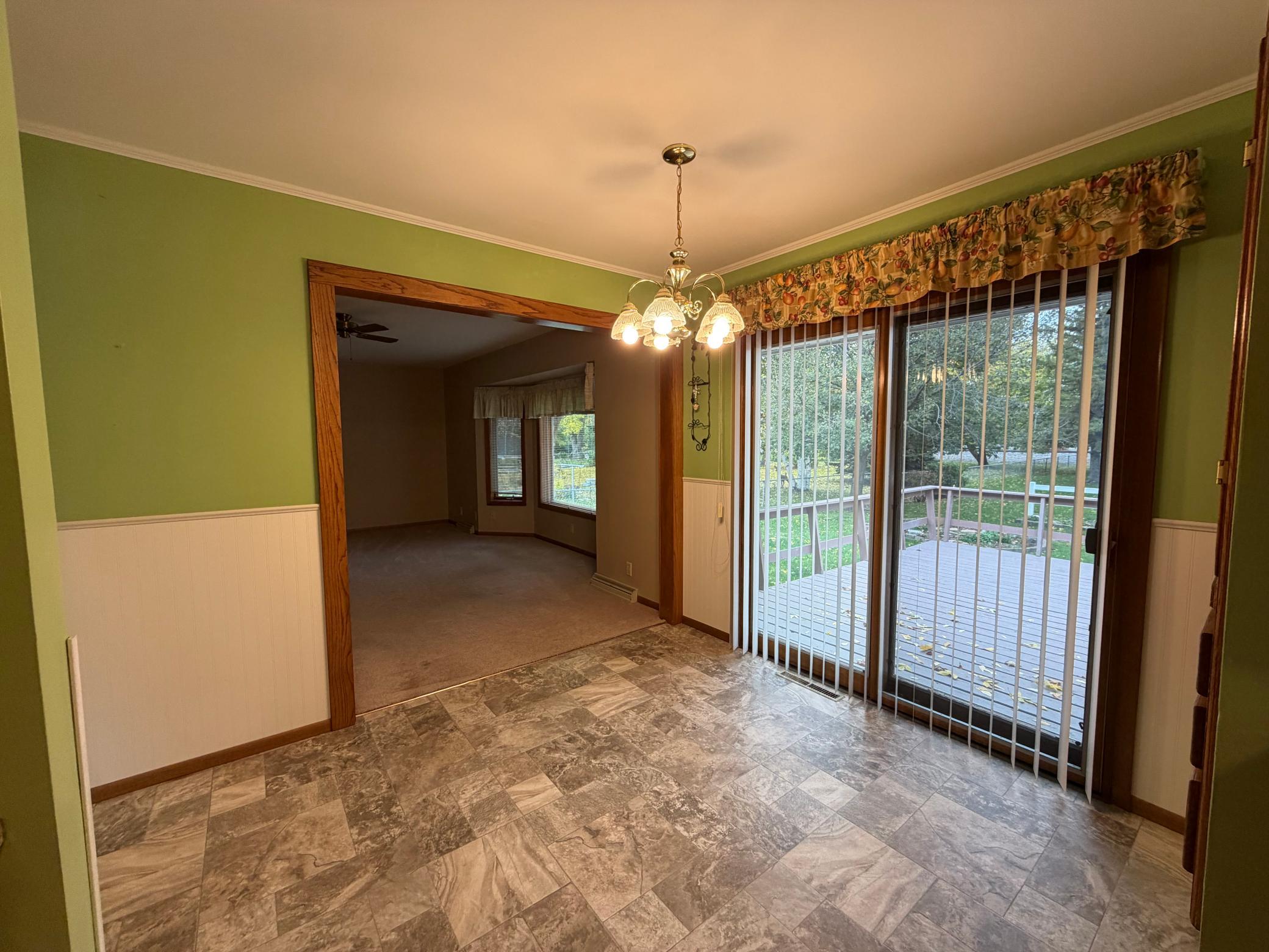 1968 single family home for sale at 904 20th Street N in Moorhead, MN — 3 bed, 2 bath (photo 8 of 61)