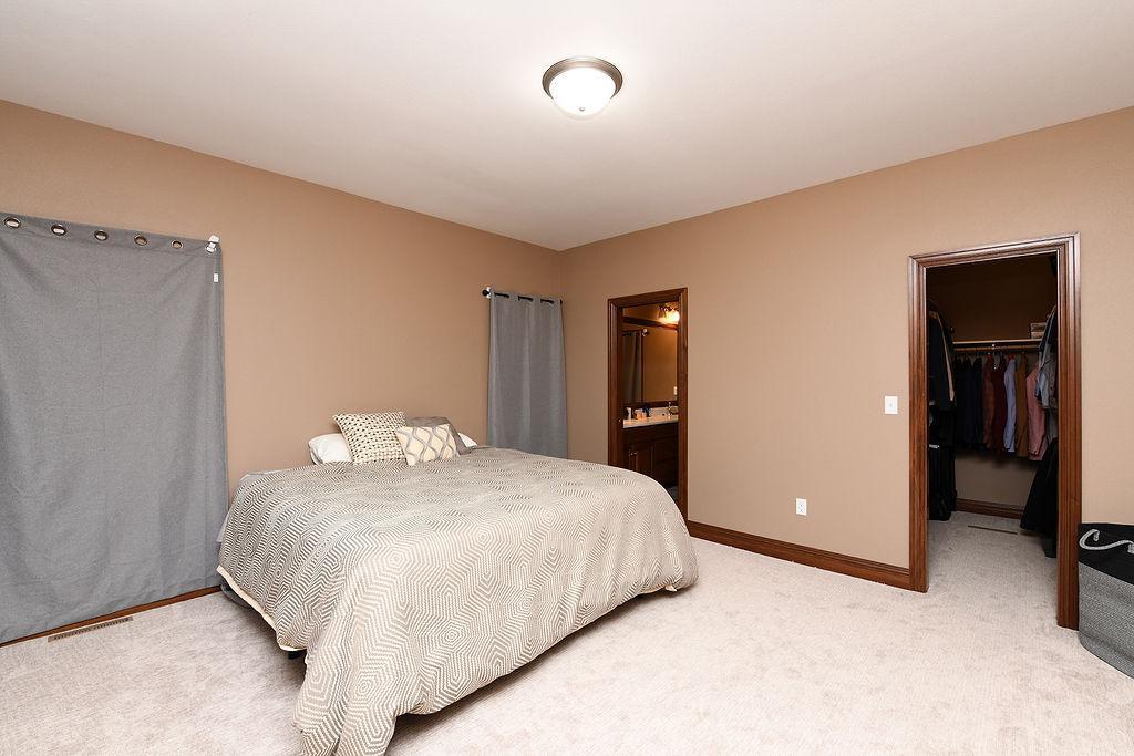 2017 single family home for sale at 1220 Legion Lane W in West Fargo, ND — 4 bed, 3 bath (photo 19 of 42)