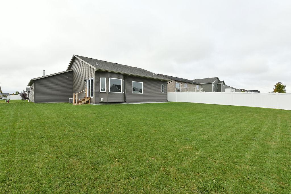 2017 single family home for sale at 1220 Legion Lane W in West Fargo, ND — 4 bed, 3 bath (photo 3 of 42)