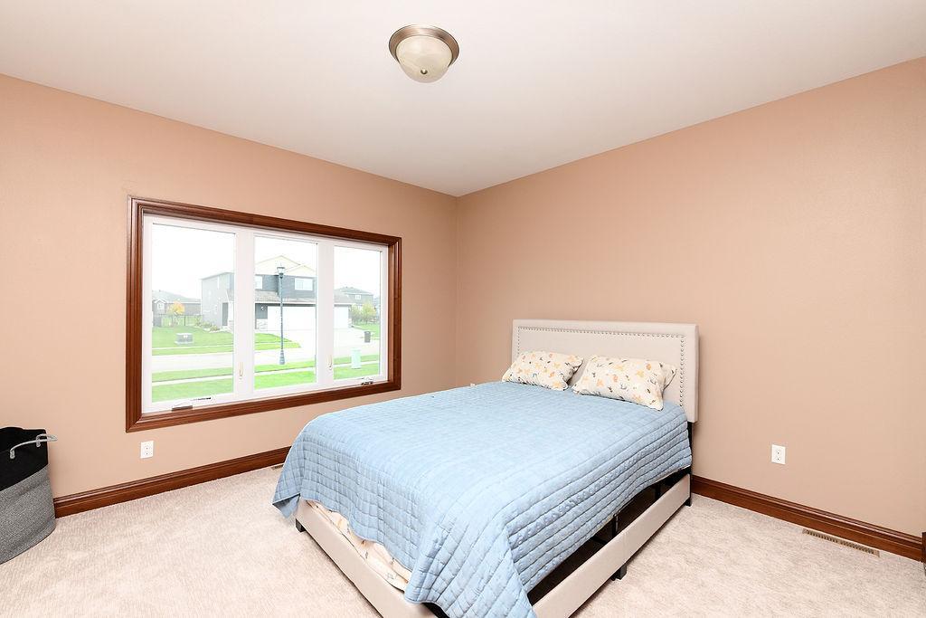 2017 single family home for sale at 1220 Legion Lane W in West Fargo, ND — 4 bed, 3 bath (photo 22 of 42)