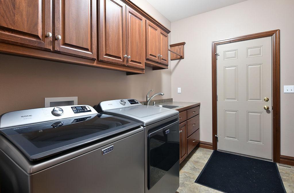 2017 single family home for sale at 1220 Legion Lane W in West Fargo, ND — 4 bed, 3 bath (photo 40 of 42)