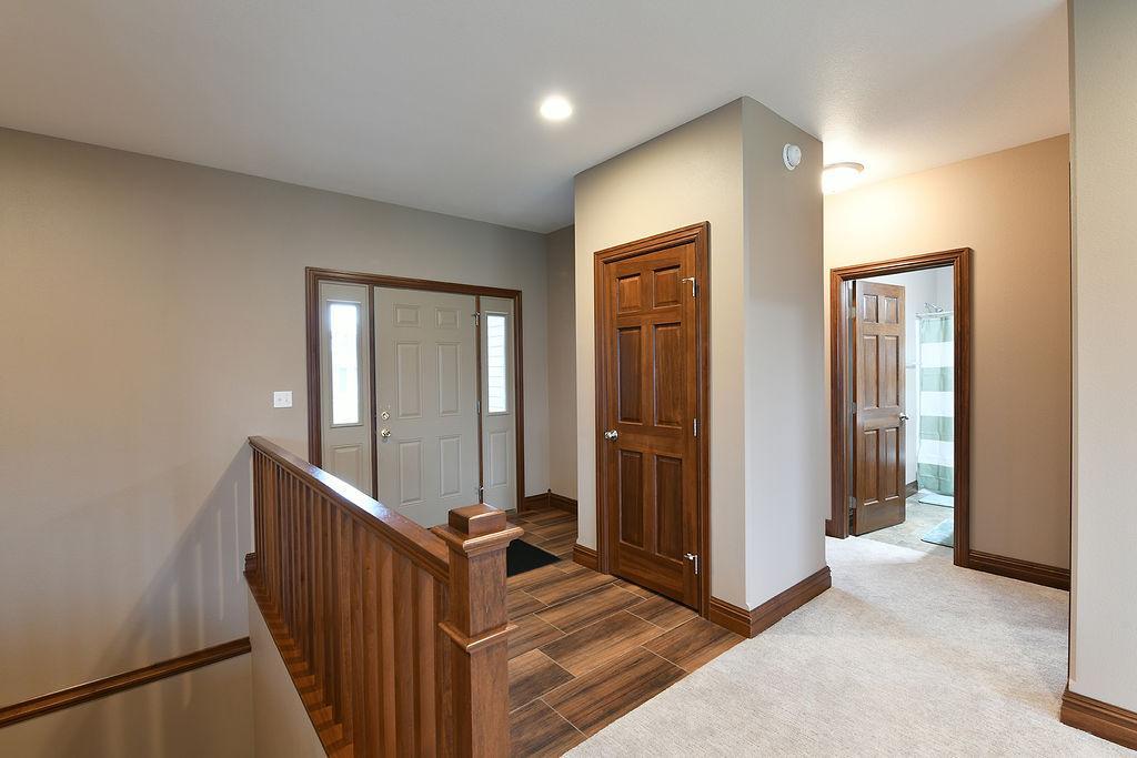2017 single family home for sale at 1220 Legion Lane W in West Fargo, ND — 4 bed, 3 bath (photo 5 of 42)
