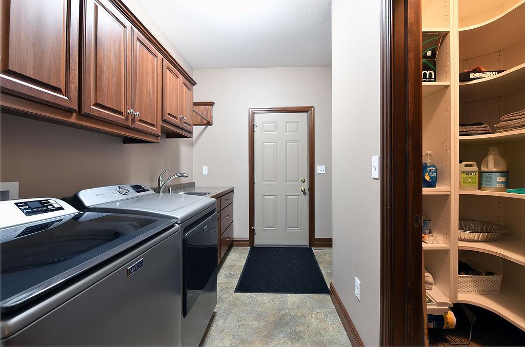 2017 single family home for sale at 1220 Legion Lane W in West Fargo, ND — 4 bed, 3 bath (photo 41 of 42)