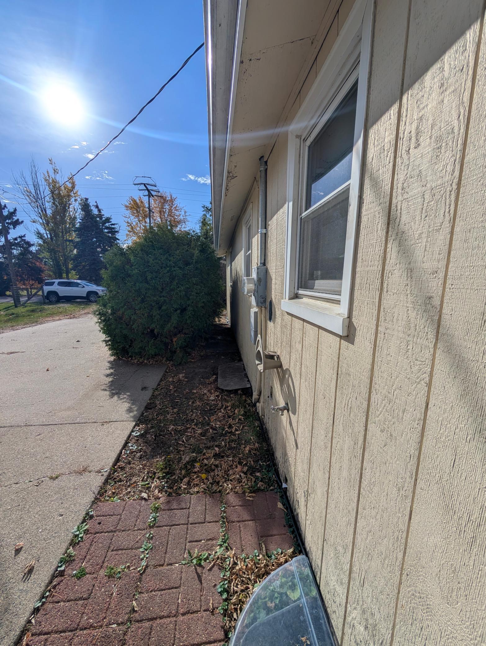 1955 single family home for sale at 717 20th Street NW in Bemidji, MN — 3 bed, 1 bath (photo 2 of 49)