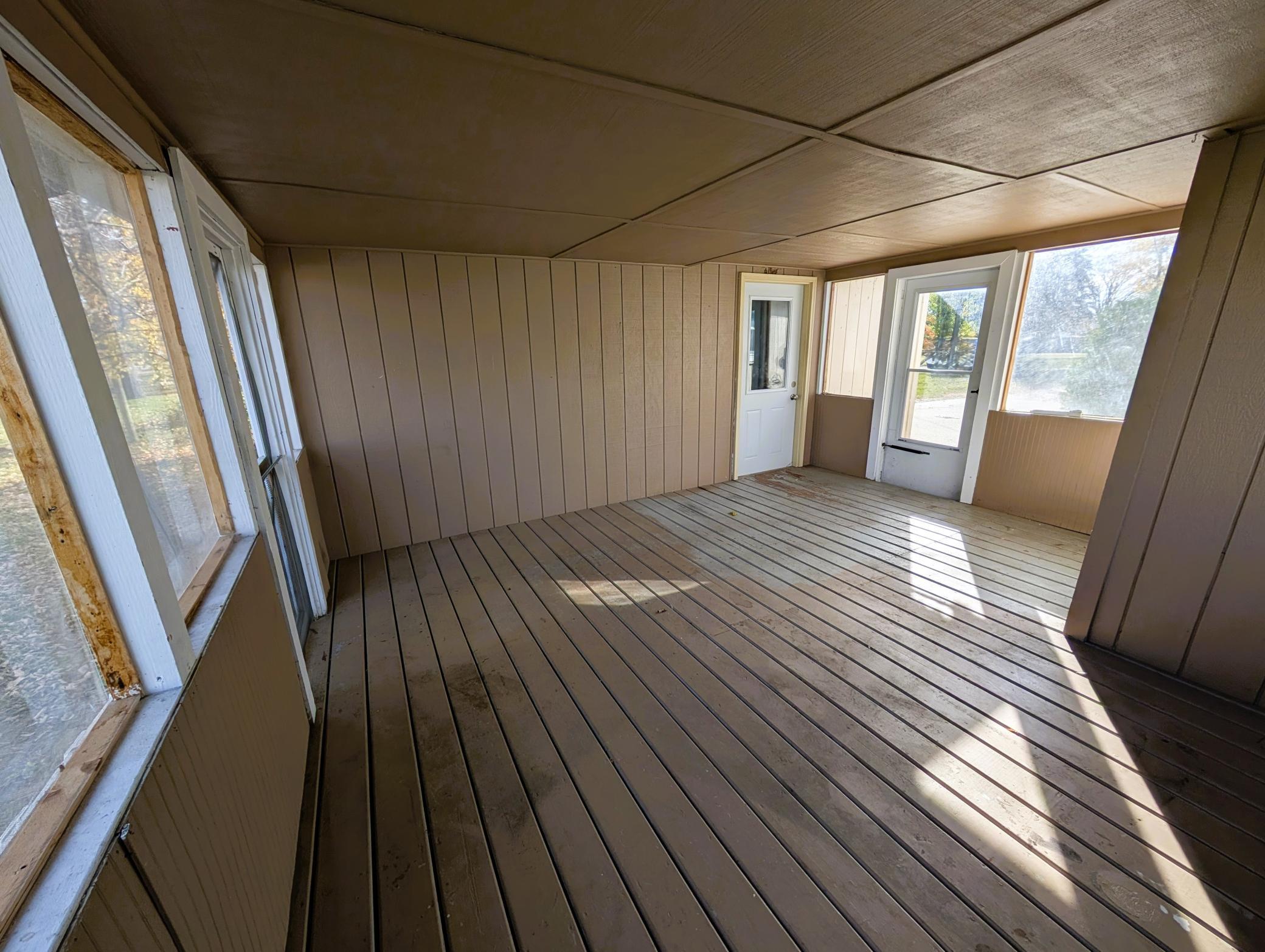 1955 single family home for sale at 717 20th Street NW in Bemidji, MN — 3 bed, 1 bath (photo 18 of 49)