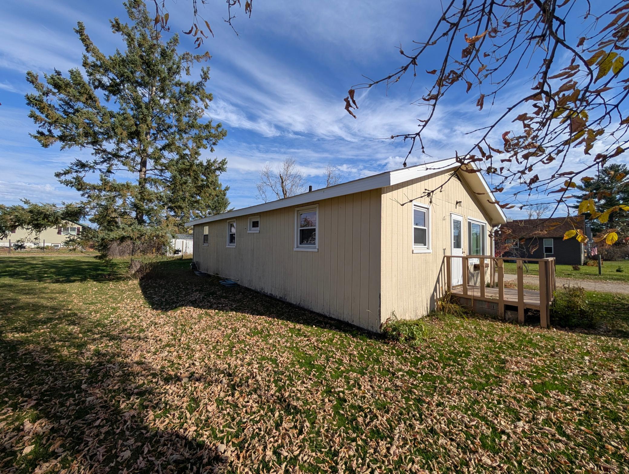 1955 single family home for sale at 717 20th Street NW in Bemidji, MN — 3 bed, 1 bath (photo 7 of 49)