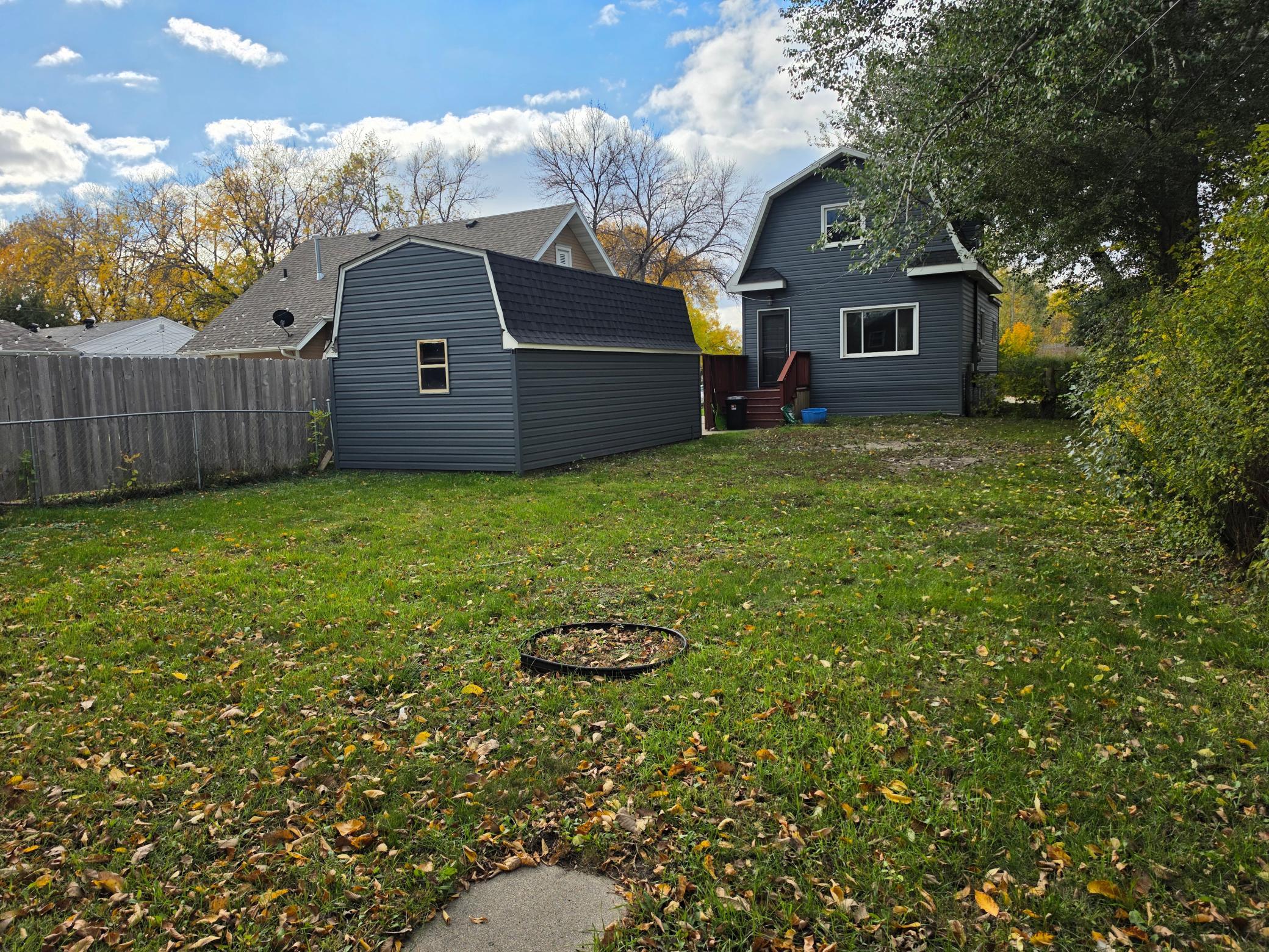 1920 single family home for sale at 1306 18th Street S in Fargo, ND — 3 bed, 3 bath (photo 3 of 3)