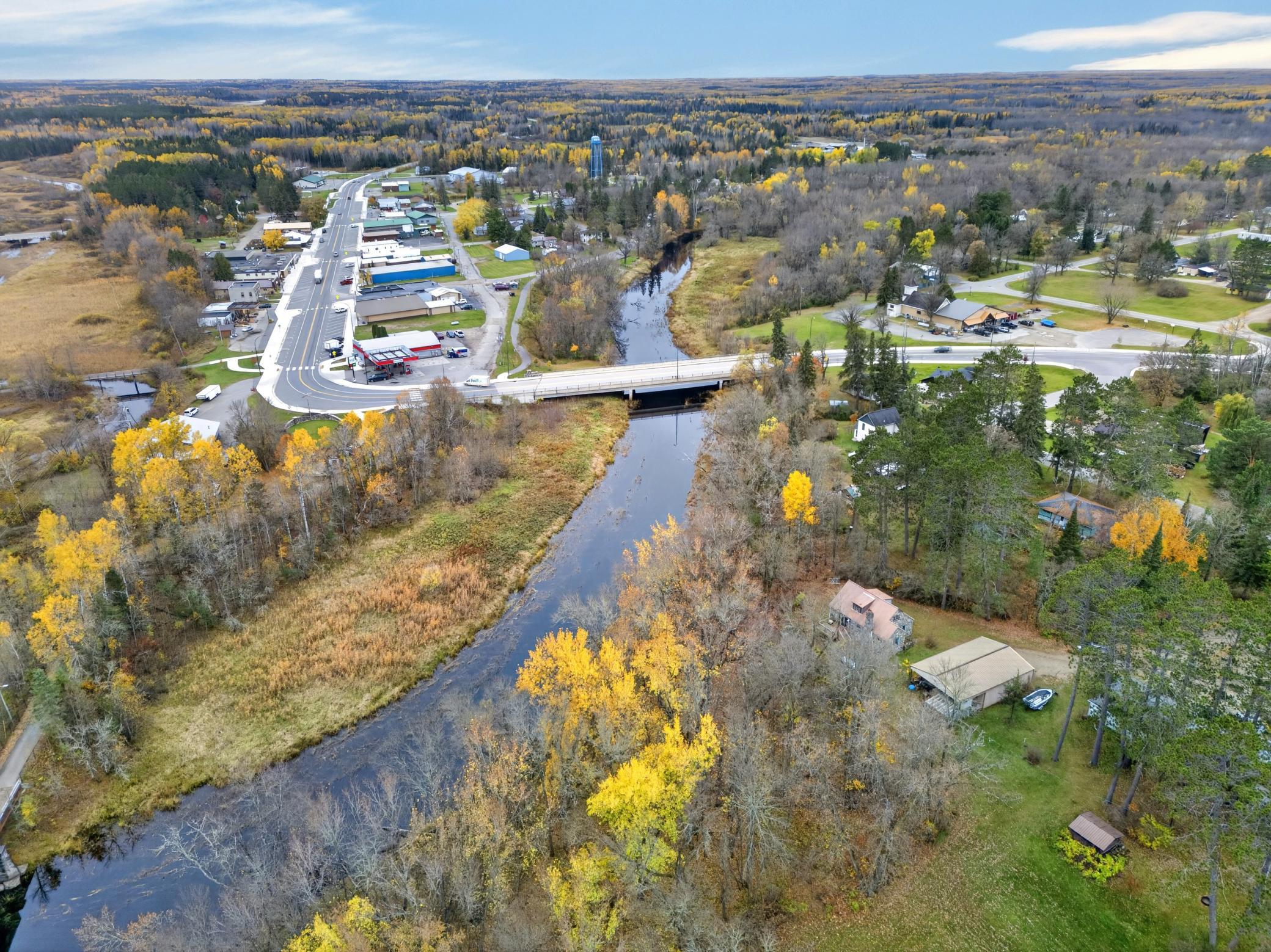 1933 single family home for sale at 307 Ottum Avenue in Bigfork, MN — 3 bed, 2 bath (photo 4 of 56)