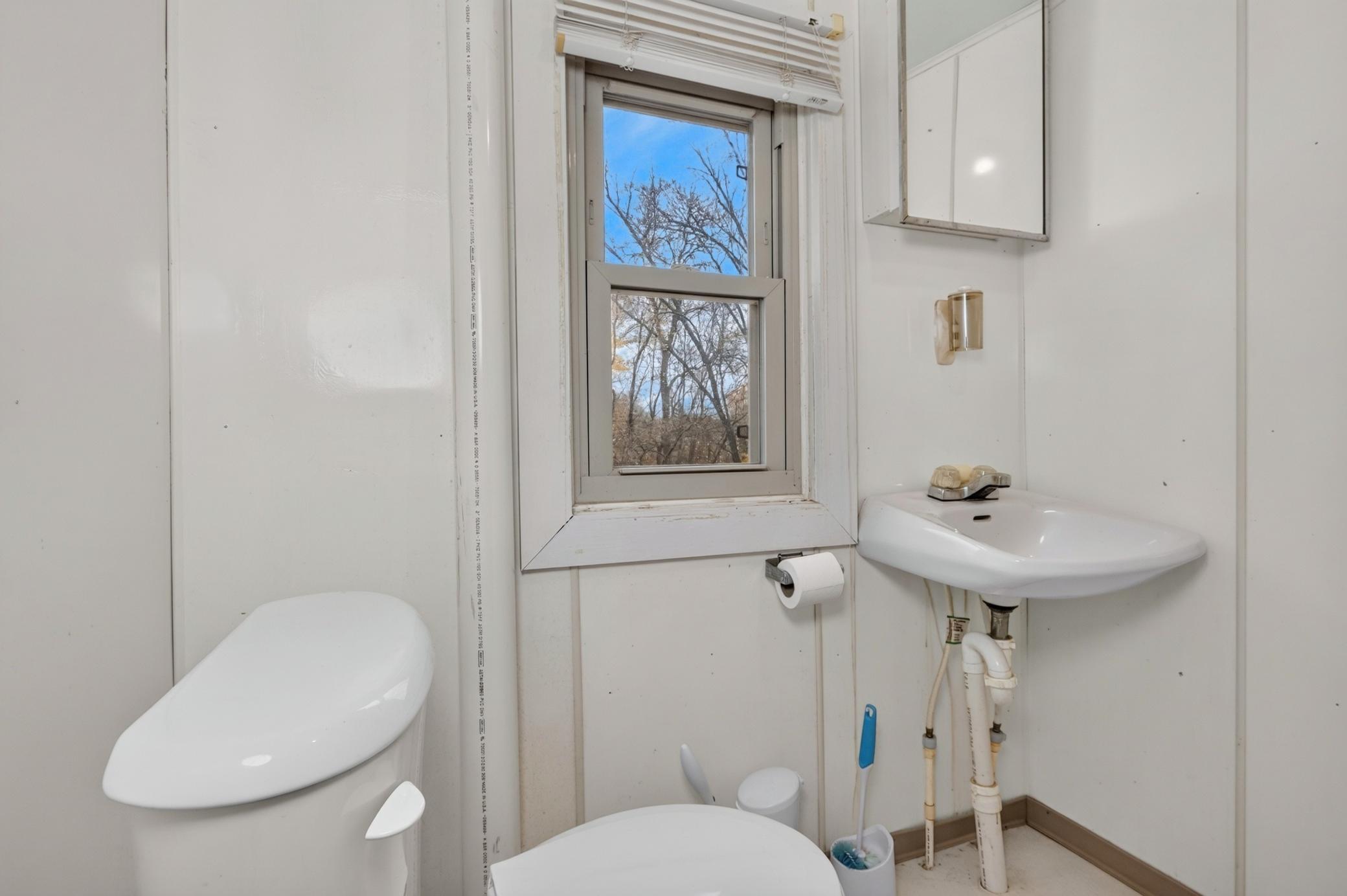 1933 single family home for sale at 307 Ottum Avenue in Bigfork, MN — 3 bed, 2 bath (photo 32 of 56)