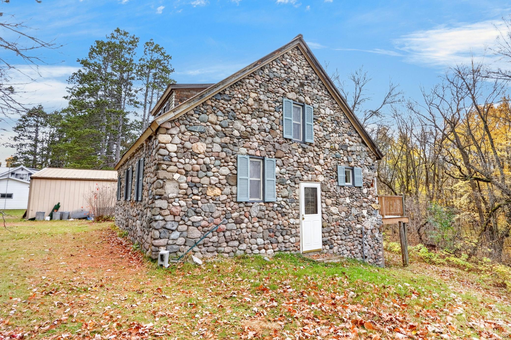 1933 single family home for sale at 307 Ottum Avenue in Bigfork, MN — 3 bed, 2 bath (photo 9 of 56)