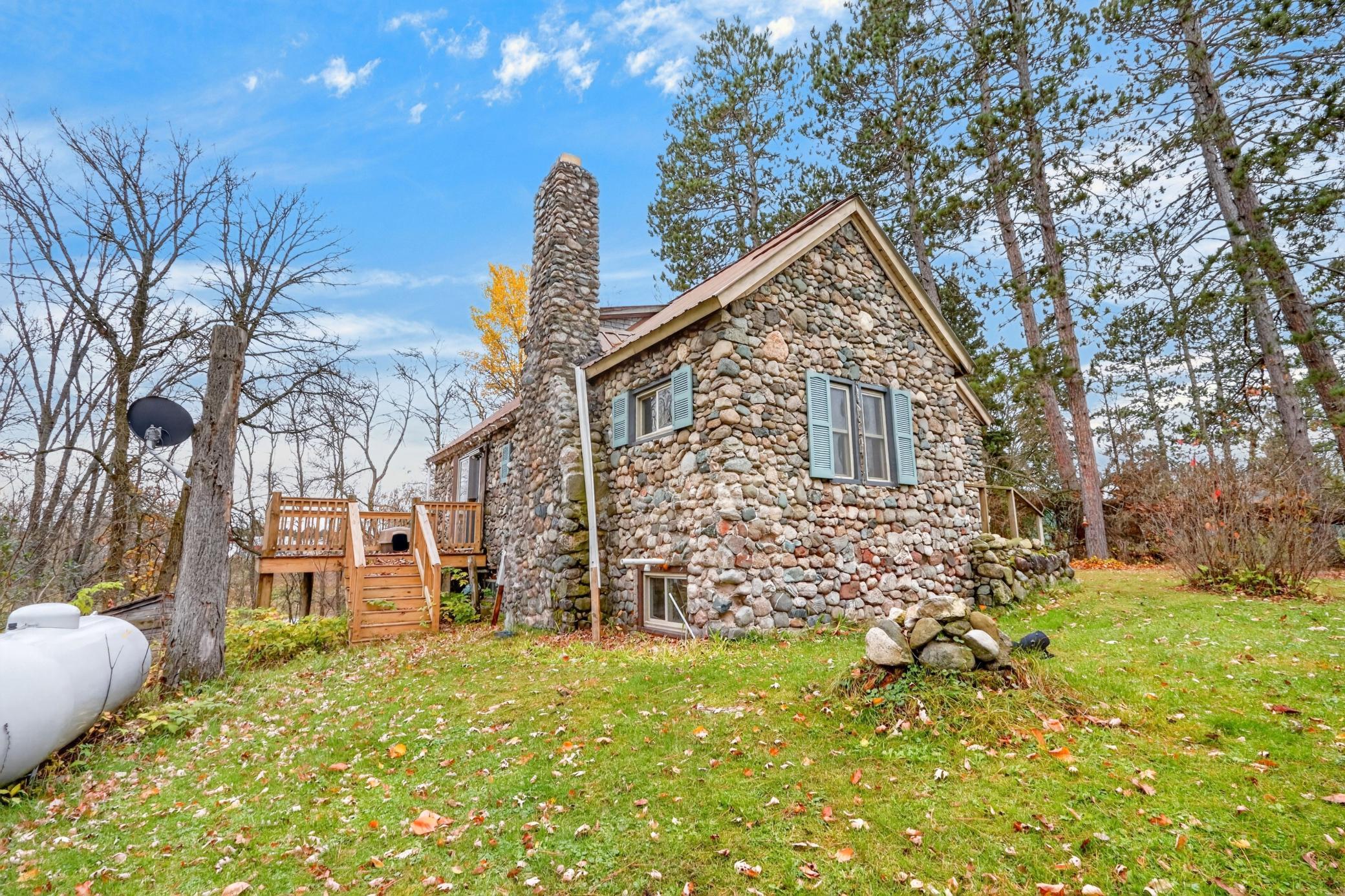 1933 single family home for sale at 307 Ottum Avenue in Bigfork, MN — 3 bed, 2 bath (photo 10 of 56)
