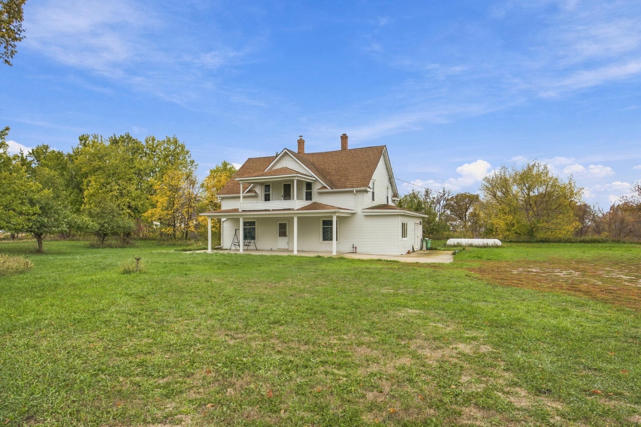 1910 single family home for sale at 2650 173rd Avenue SE in Argusville, ND — 5 bed, 3 bath (photo 3 of 22)