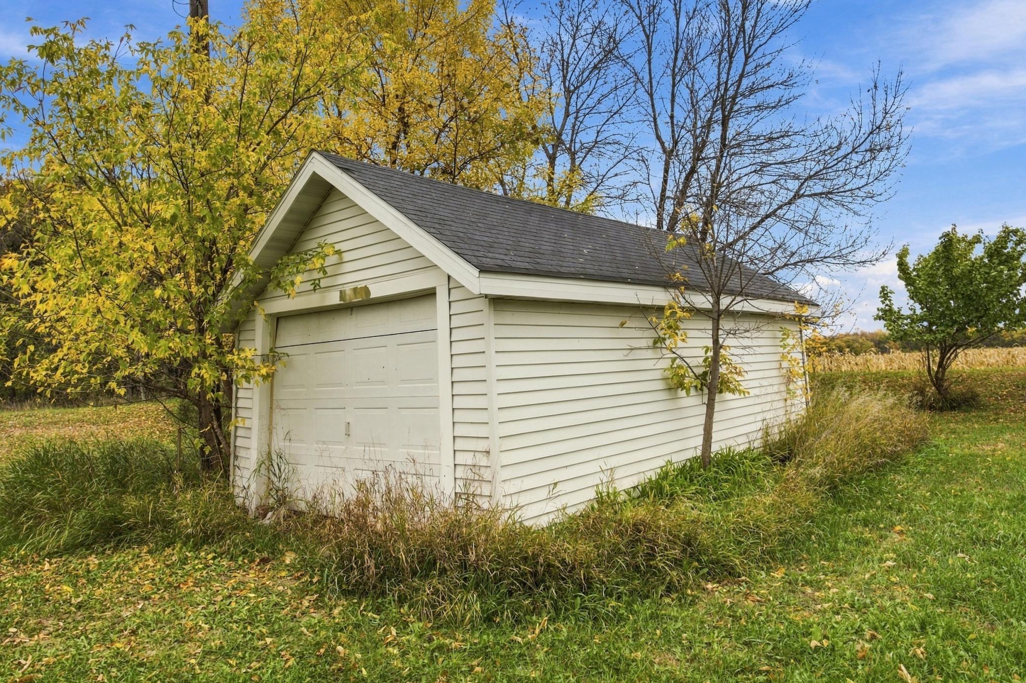 1910 single family home for sale at 2650 173rd Avenue SE in Argusville, ND — 5 bed, 3 bath (photo 5 of 22)