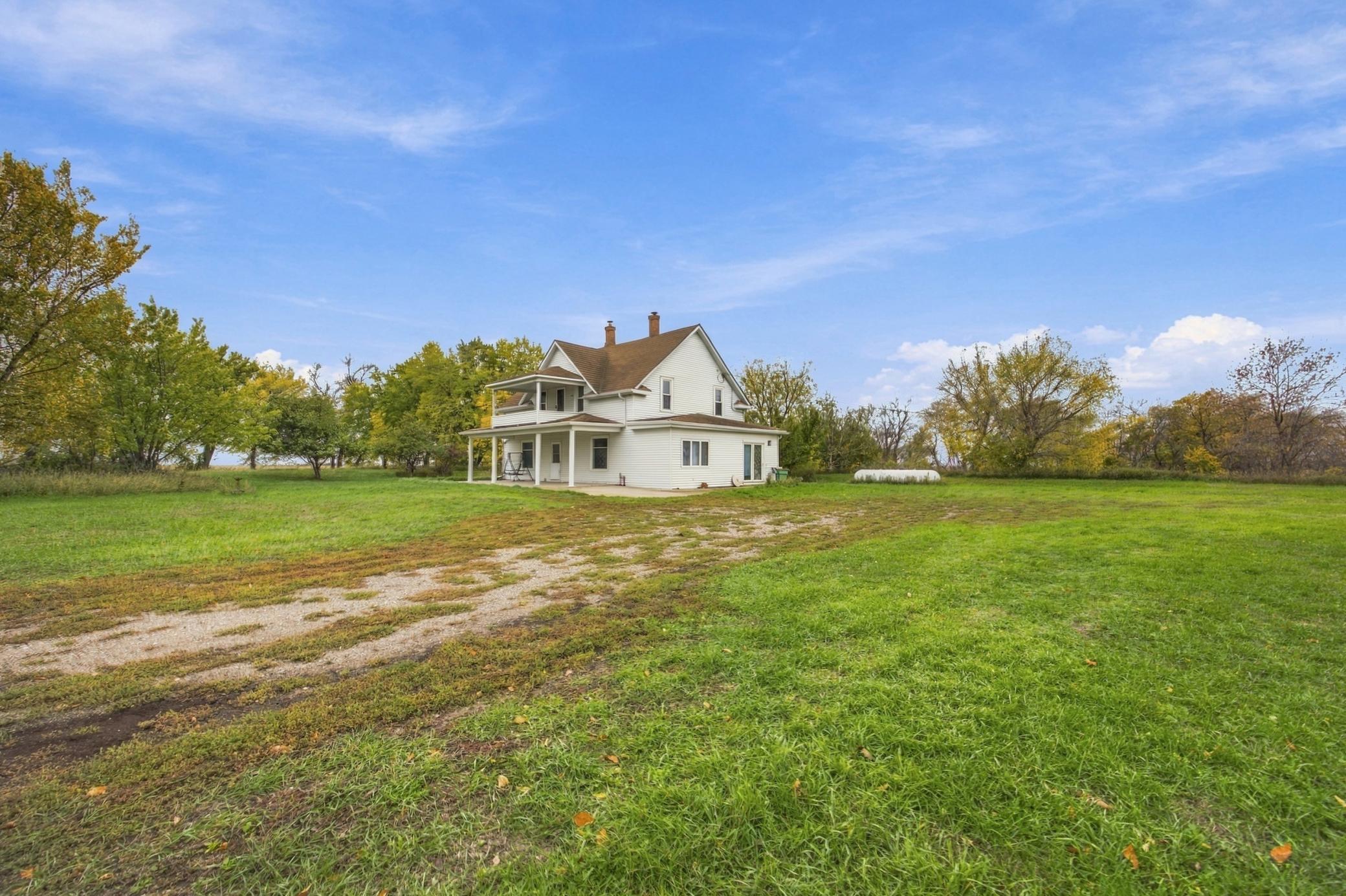 1910 single family home for sale at 2650 173rd Avenue SE in Argusville, ND — 5 bed, 3 bath (photo 9 of 22)
