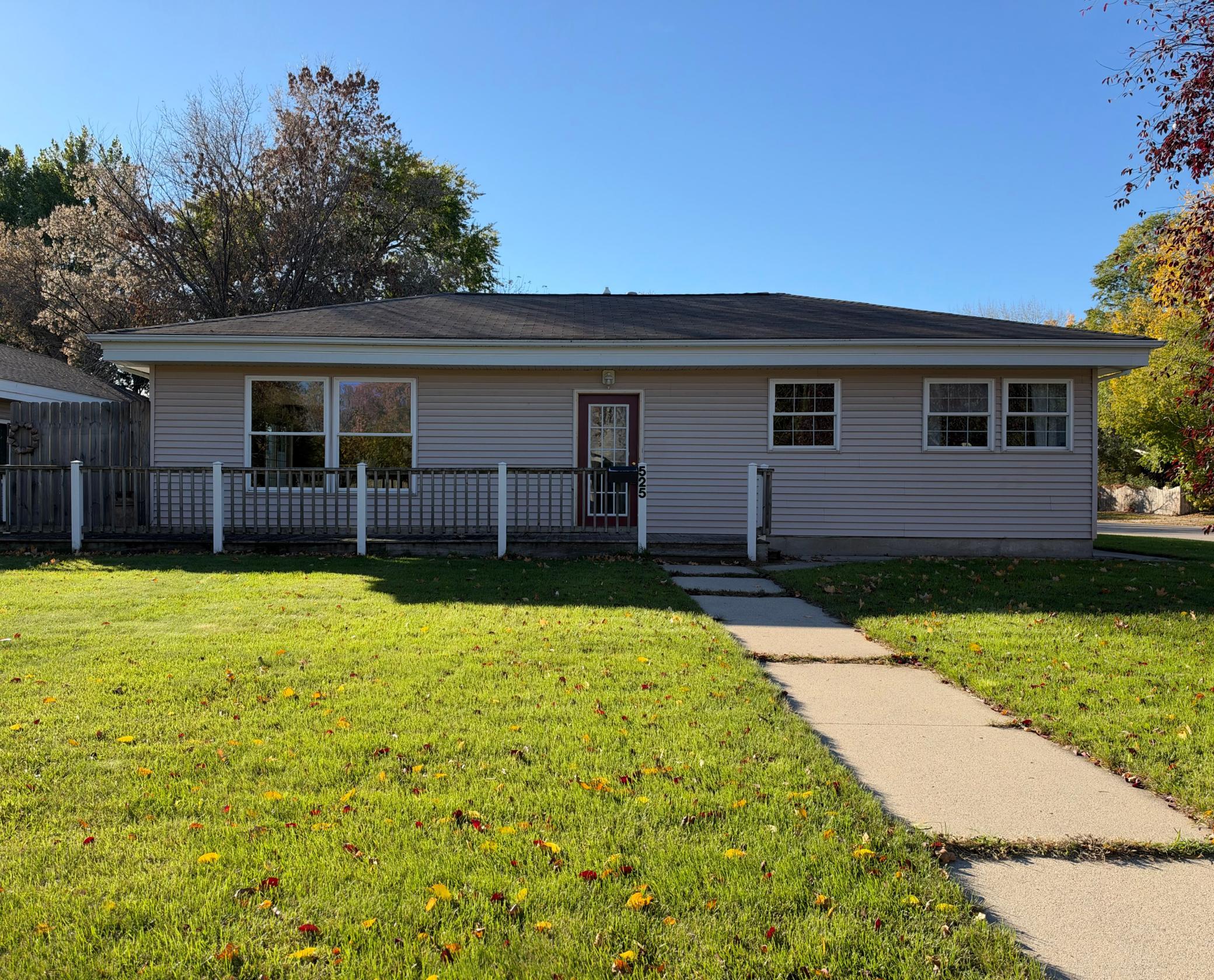 1955 single family home for sale at 525 State Avenue N in Thief River Falls, MN — 3 bed, 1 bath