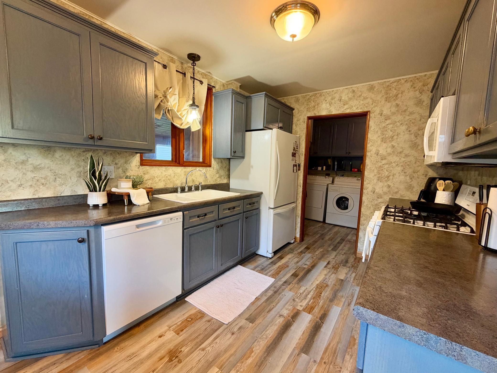1955 single family home for sale at 525 State Avenue N in Thief River Falls, MN — 3 bed, 1 bath (photo 14 of 48)
