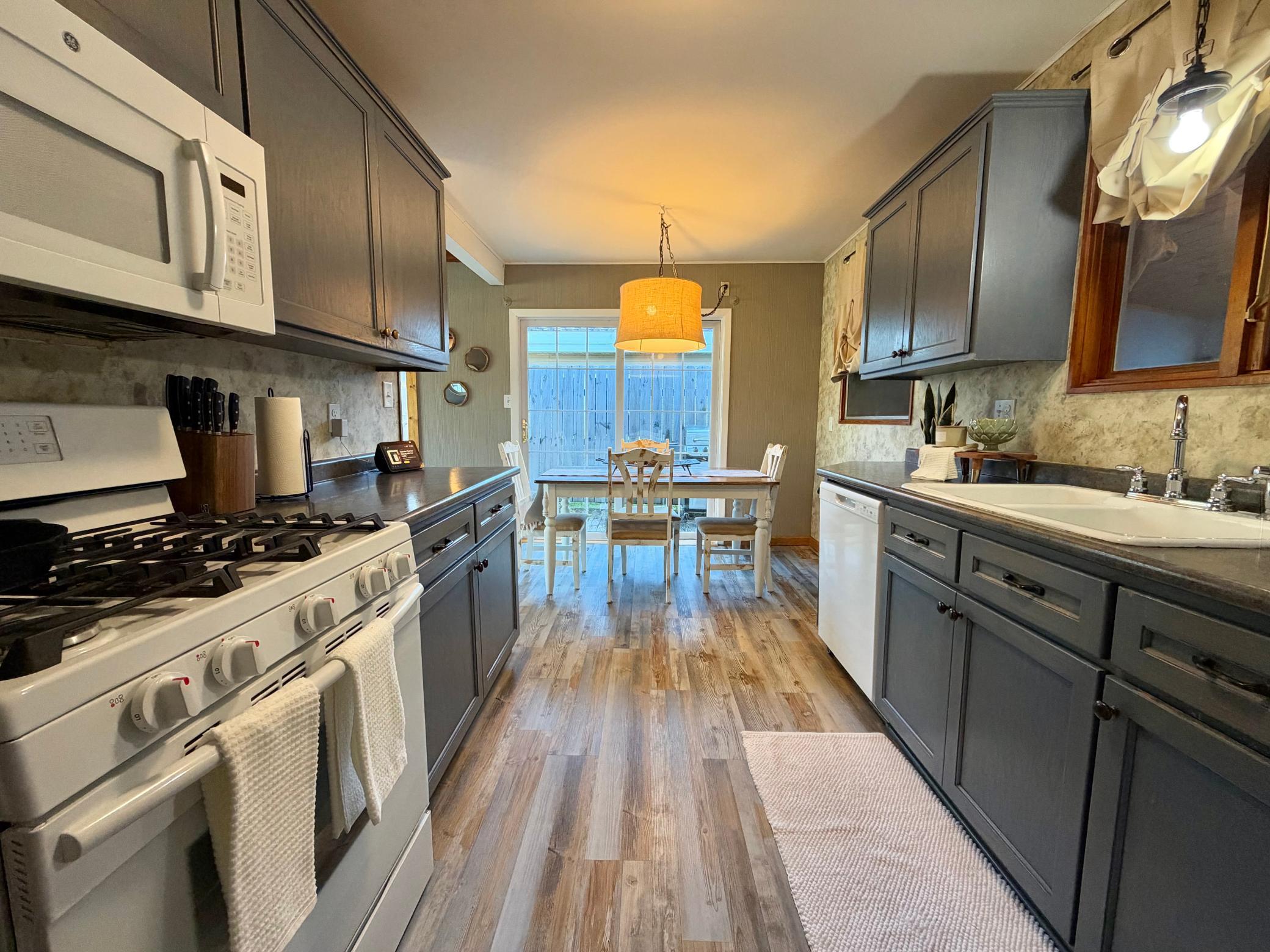 1955 single family home for sale at 525 State Avenue N in Thief River Falls, MN — 3 bed, 1 bath (photo 15 of 48)