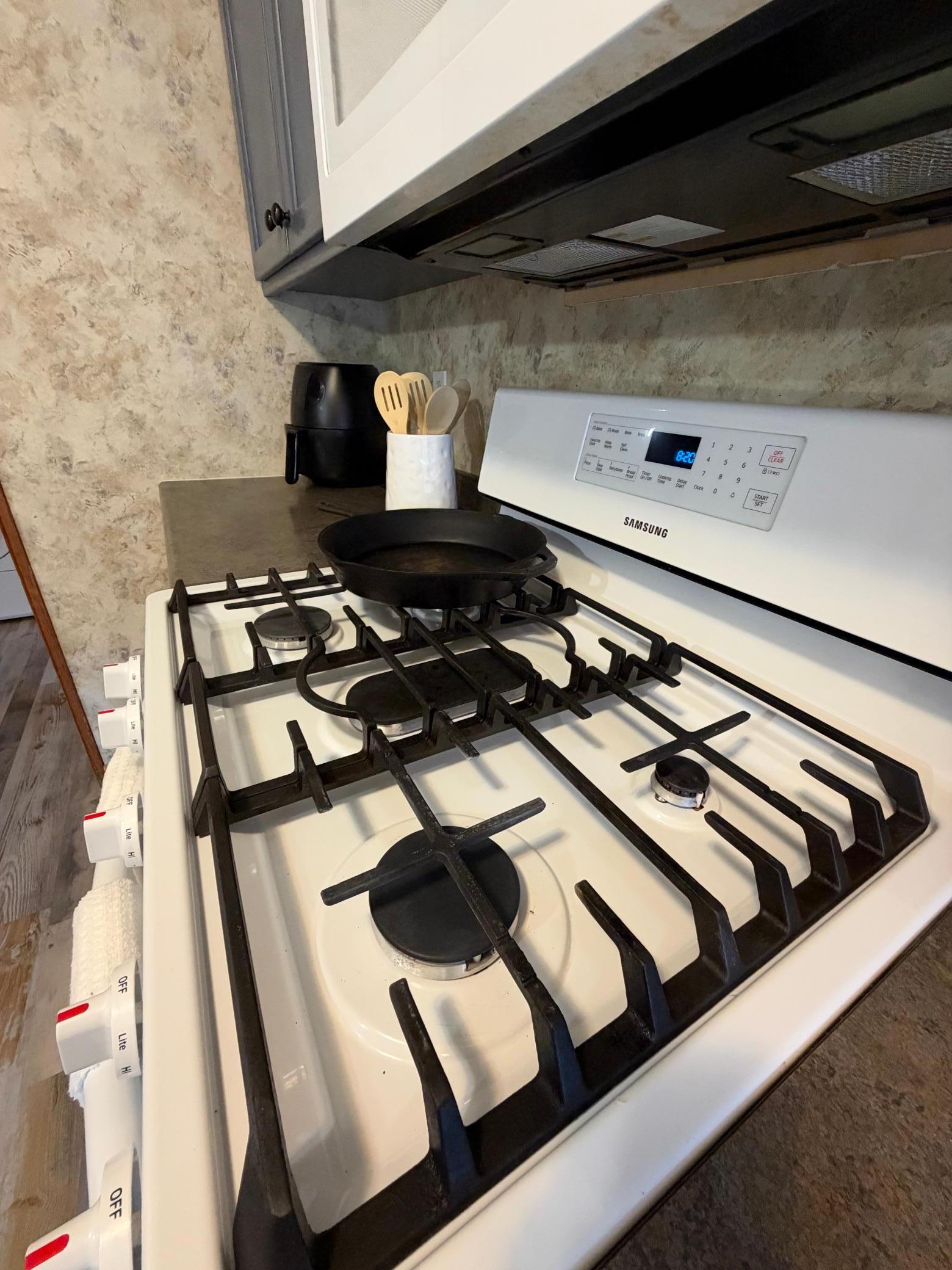 1955 single family home for sale at 525 State Avenue N in Thief River Falls, MN — 3 bed, 1 bath (photo 17 of 48)