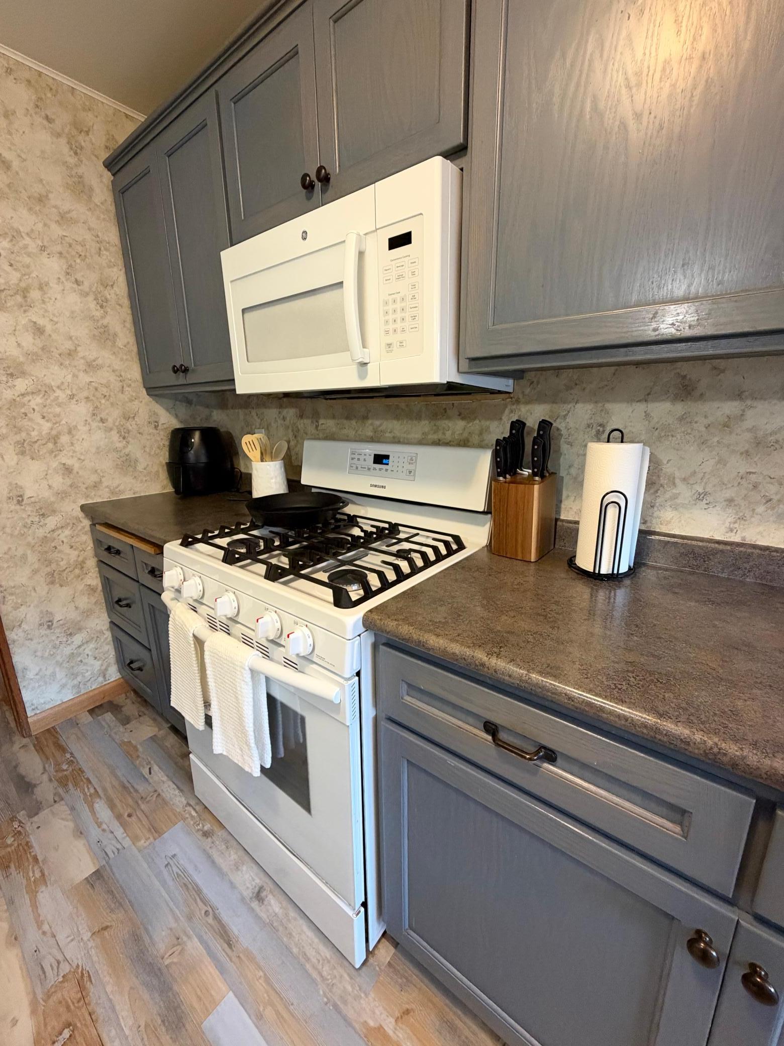 1955 single family home for sale at 525 State Avenue N in Thief River Falls, MN — 3 bed, 1 bath (photo 18 of 48)
