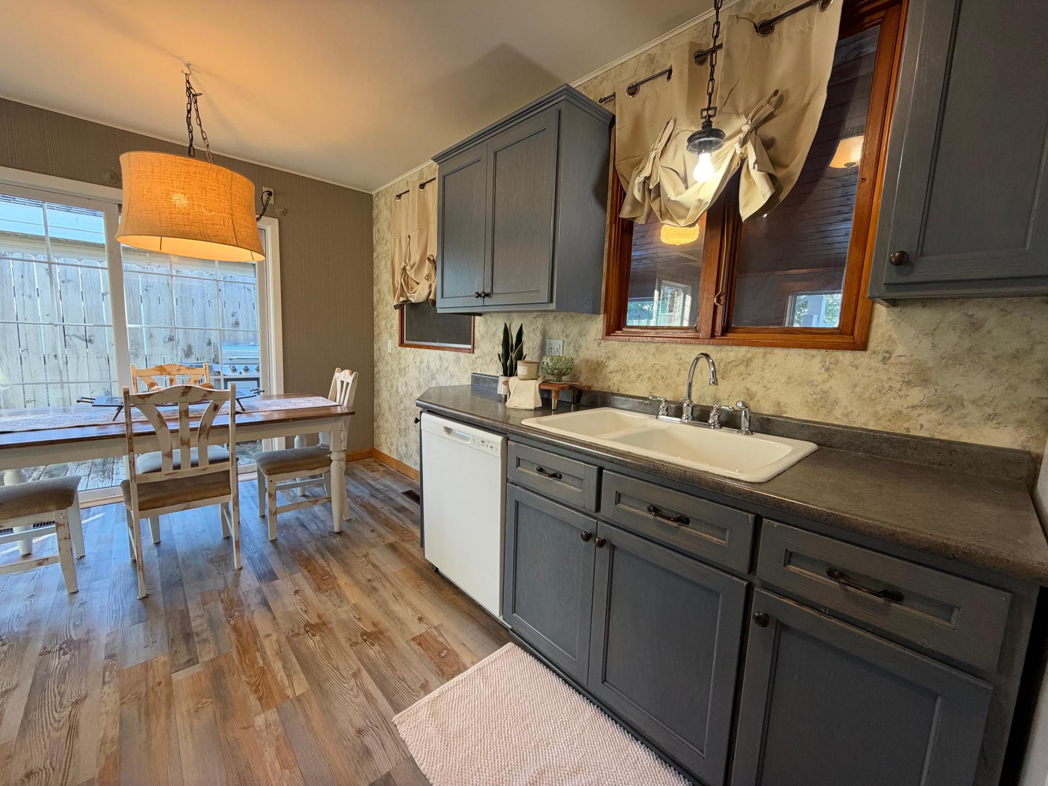 1955 single family home for sale at 525 State Avenue N in Thief River Falls, MN — 3 bed, 1 bath (photo 20 of 48)