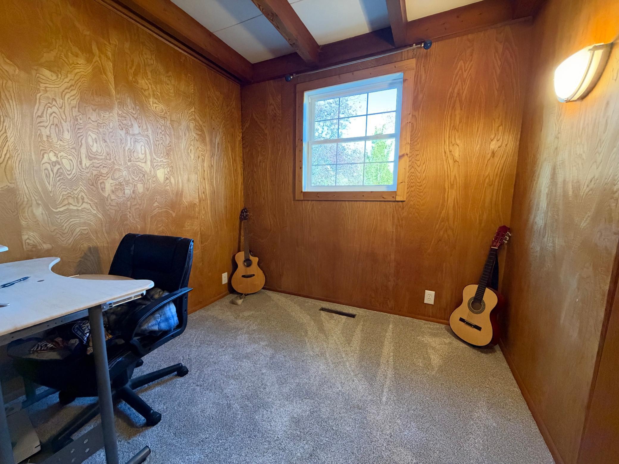 1955 single family home for sale at 525 State Avenue N in Thief River Falls, MN — 3 bed, 1 bath (photo 32 of 48)