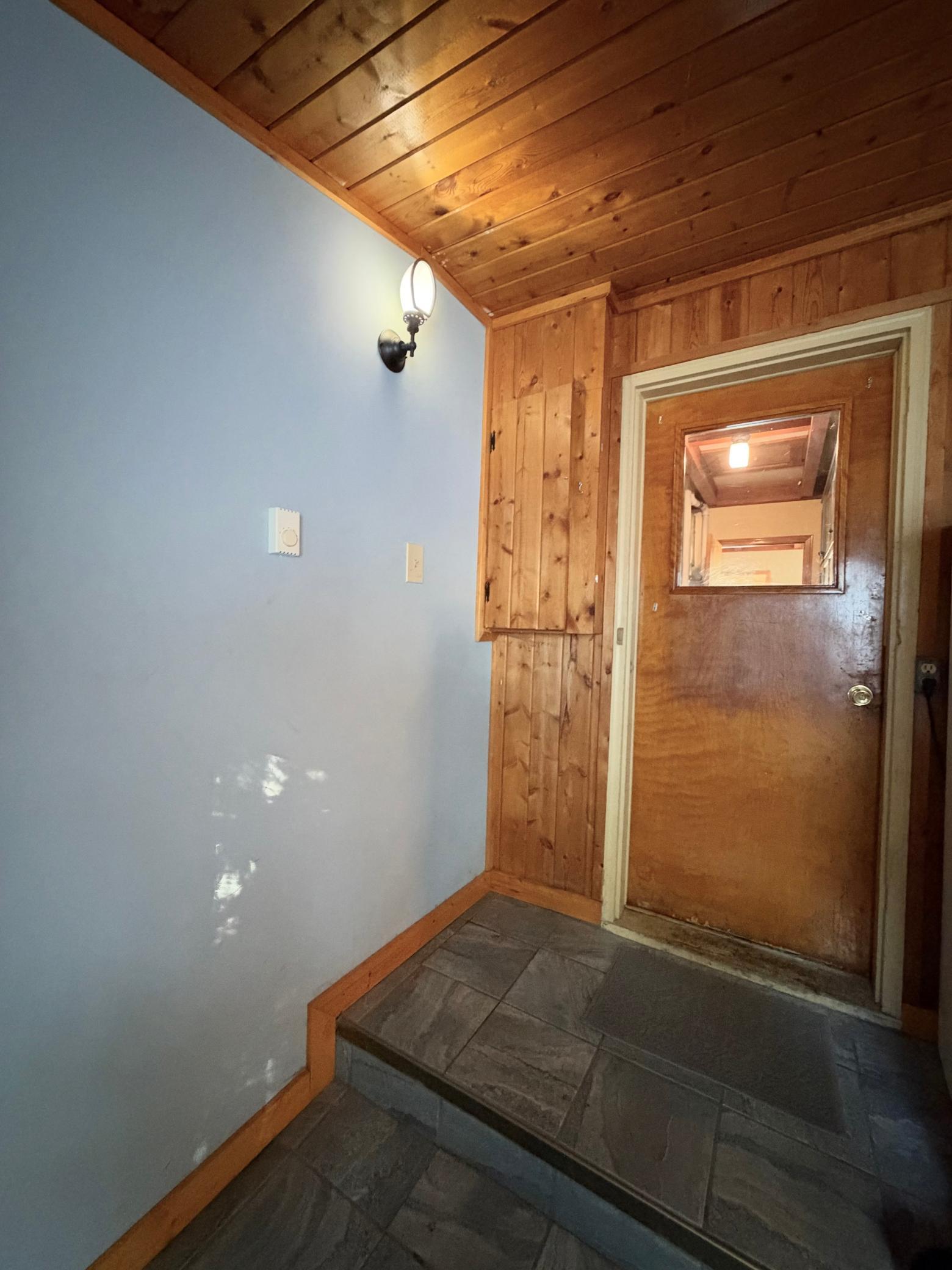 1955 single family home for sale at 525 State Avenue N in Thief River Falls, MN — 3 bed, 1 bath (photo 38 of 48)
