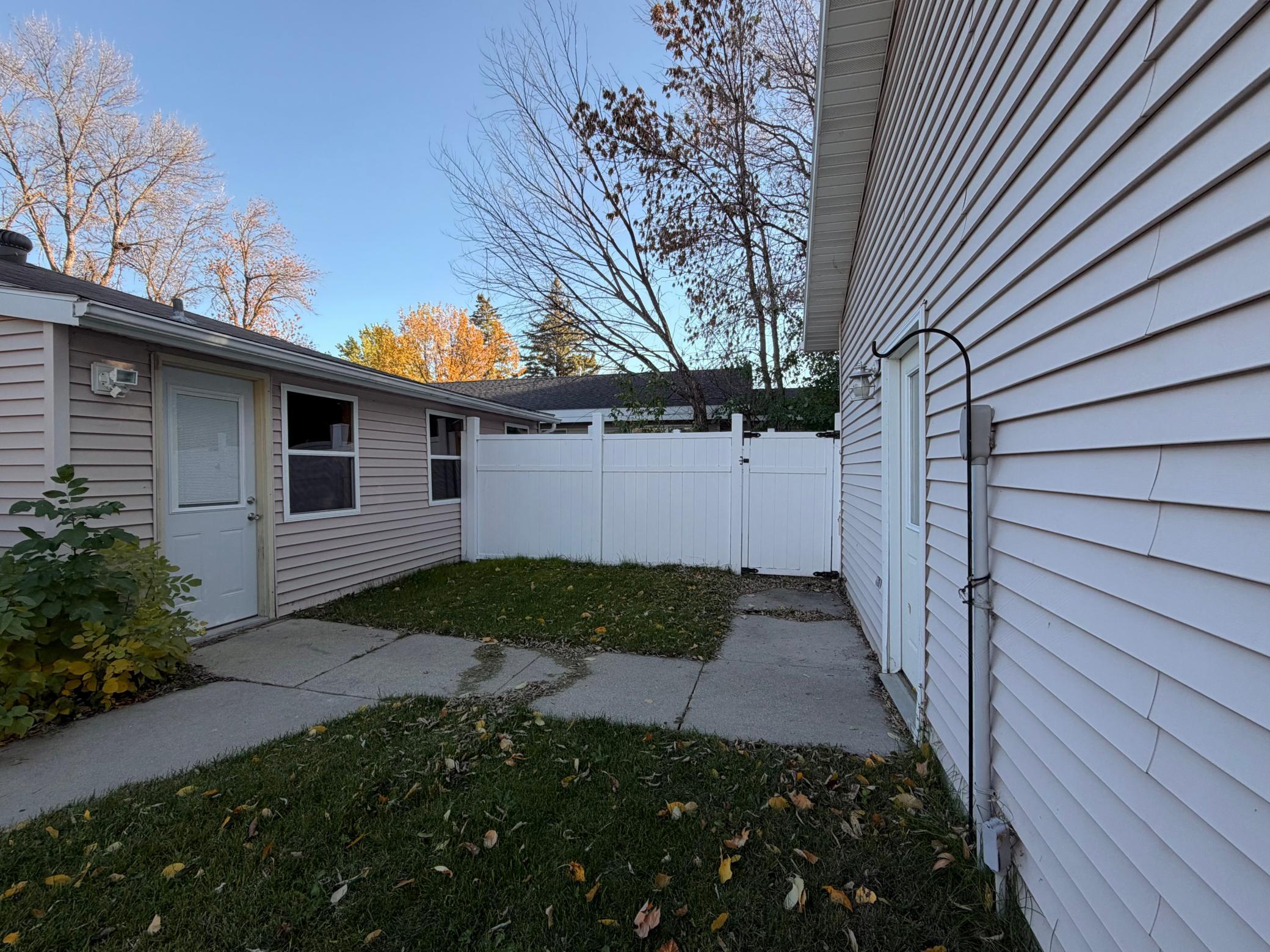 1955 single family home for sale at 525 State Avenue N in Thief River Falls, MN — 3 bed, 1 bath (photo 43 of 48)