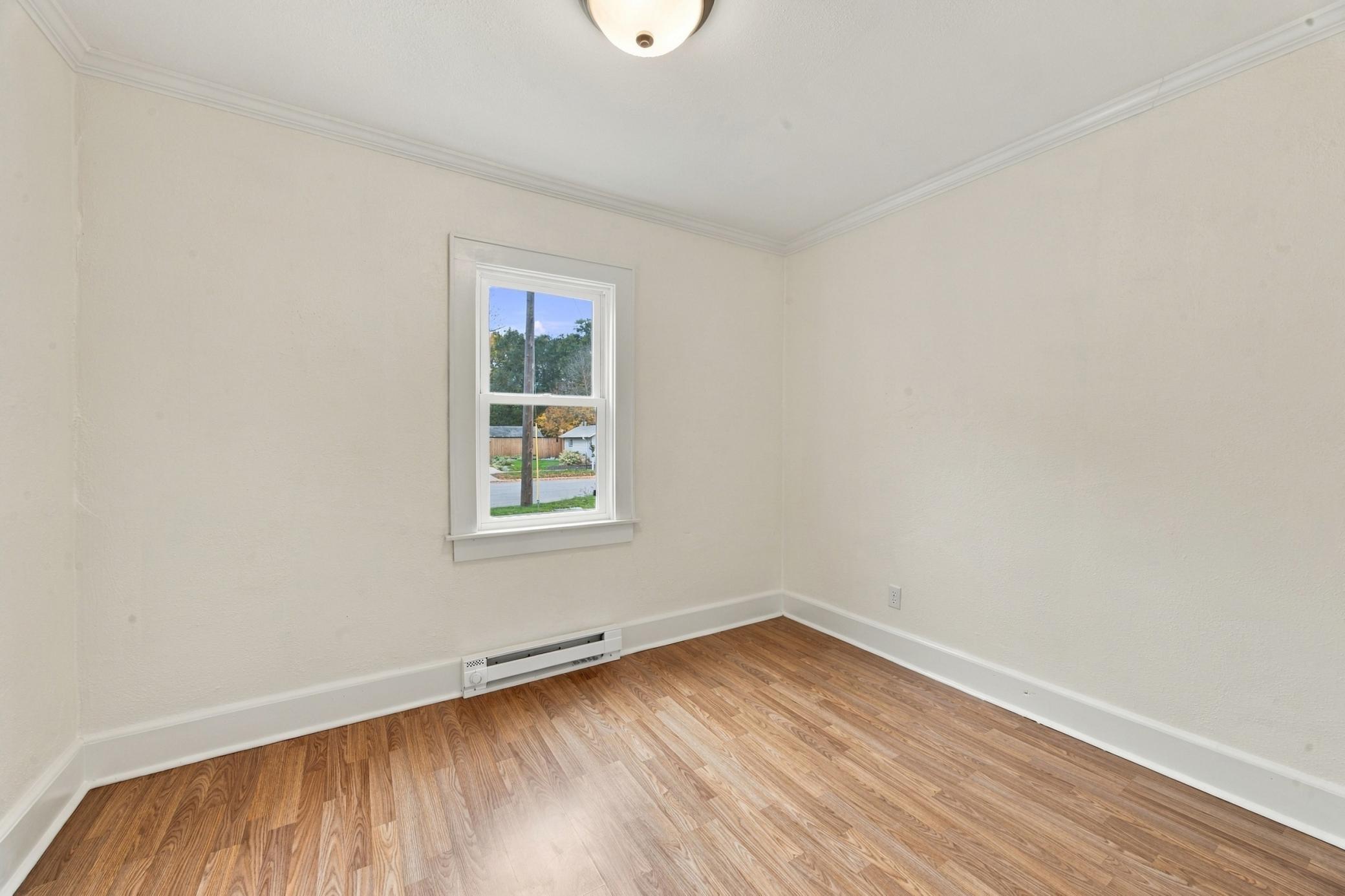 1936 single family home for sale at 224 14th Street S in Moorhead, MN — 2 bed, 1 bath (photo 13 of 34)