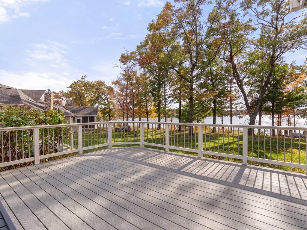 1986 townhouse for sale at 1373 E Pointe Drive in East Gull Lake, MN — 3 bed, 3 bath (photo 2 of 53)