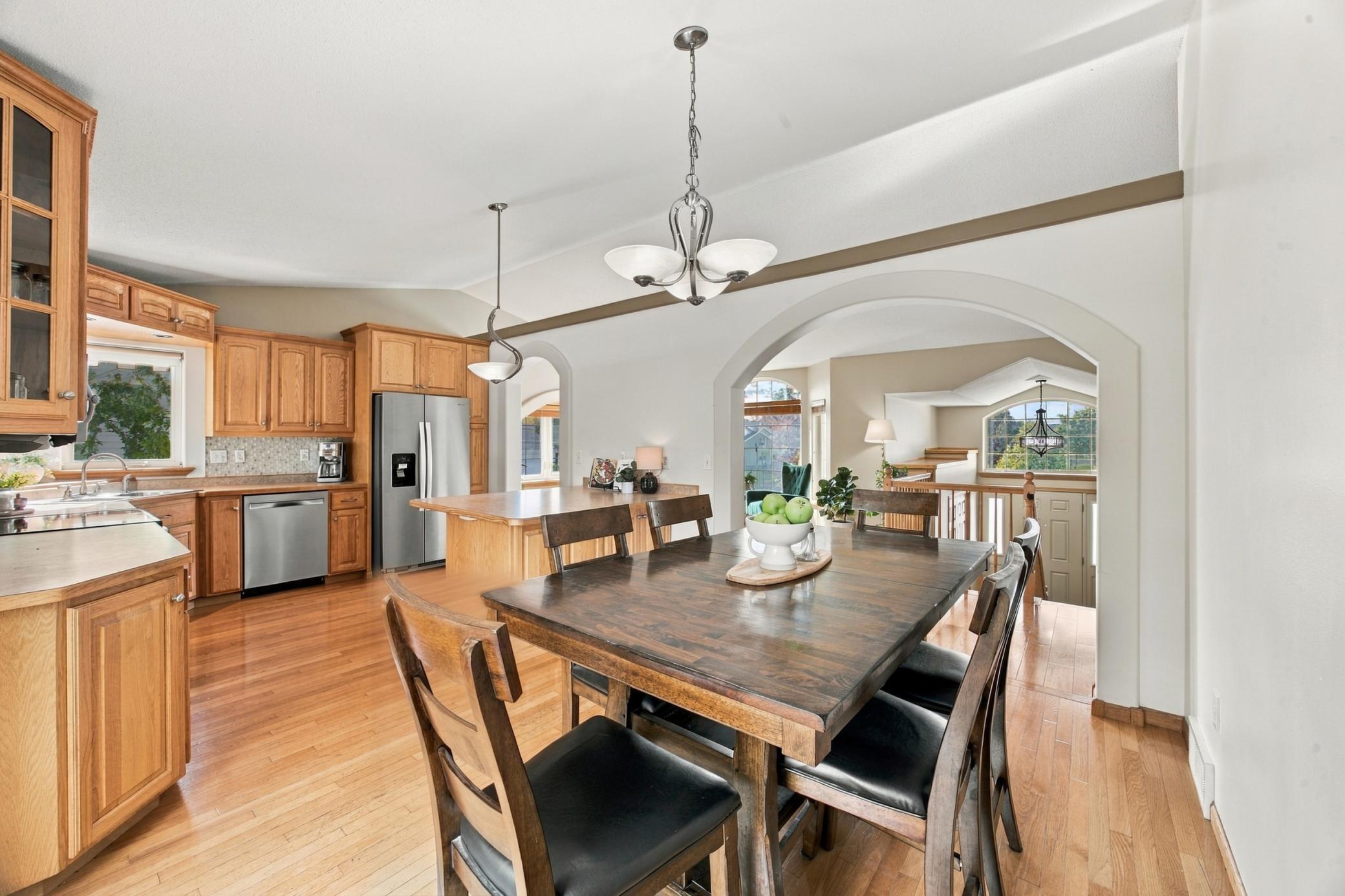2001 single family home for sale at 4286 Woodhaven Street S in Fargo, ND — 4 bed, 2 bath (photo 12 of 41)