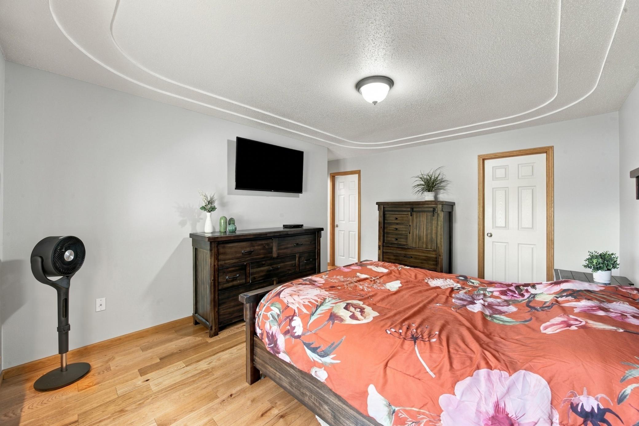 2001 single family home for sale at 4286 Woodhaven Street S in Fargo, ND — 4 bed, 2 bath (photo 14 of 41)