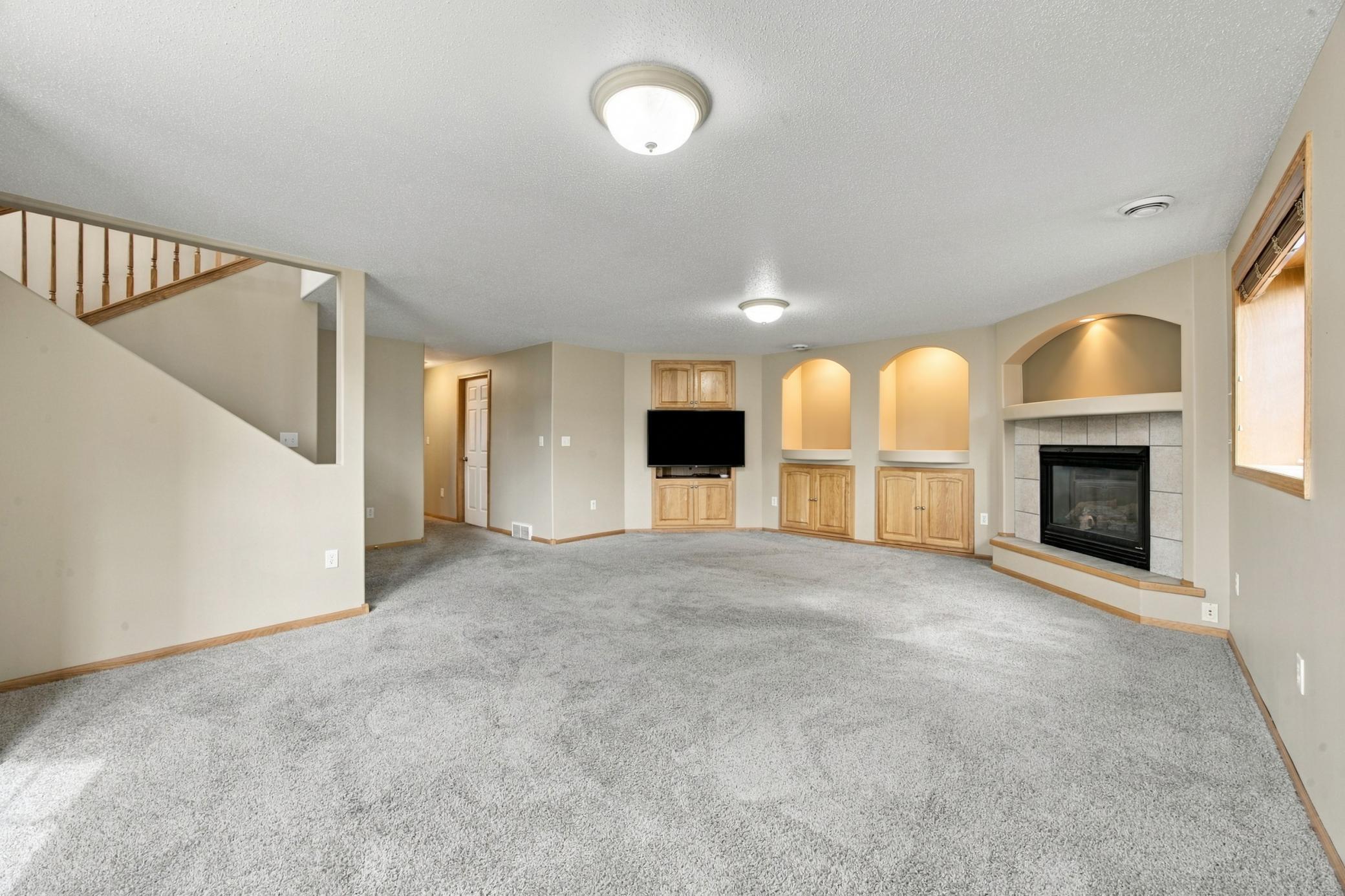 2001 single family home for sale at 4286 Woodhaven Street S in Fargo, ND — 4 bed, 2 bath (photo 19 of 41)