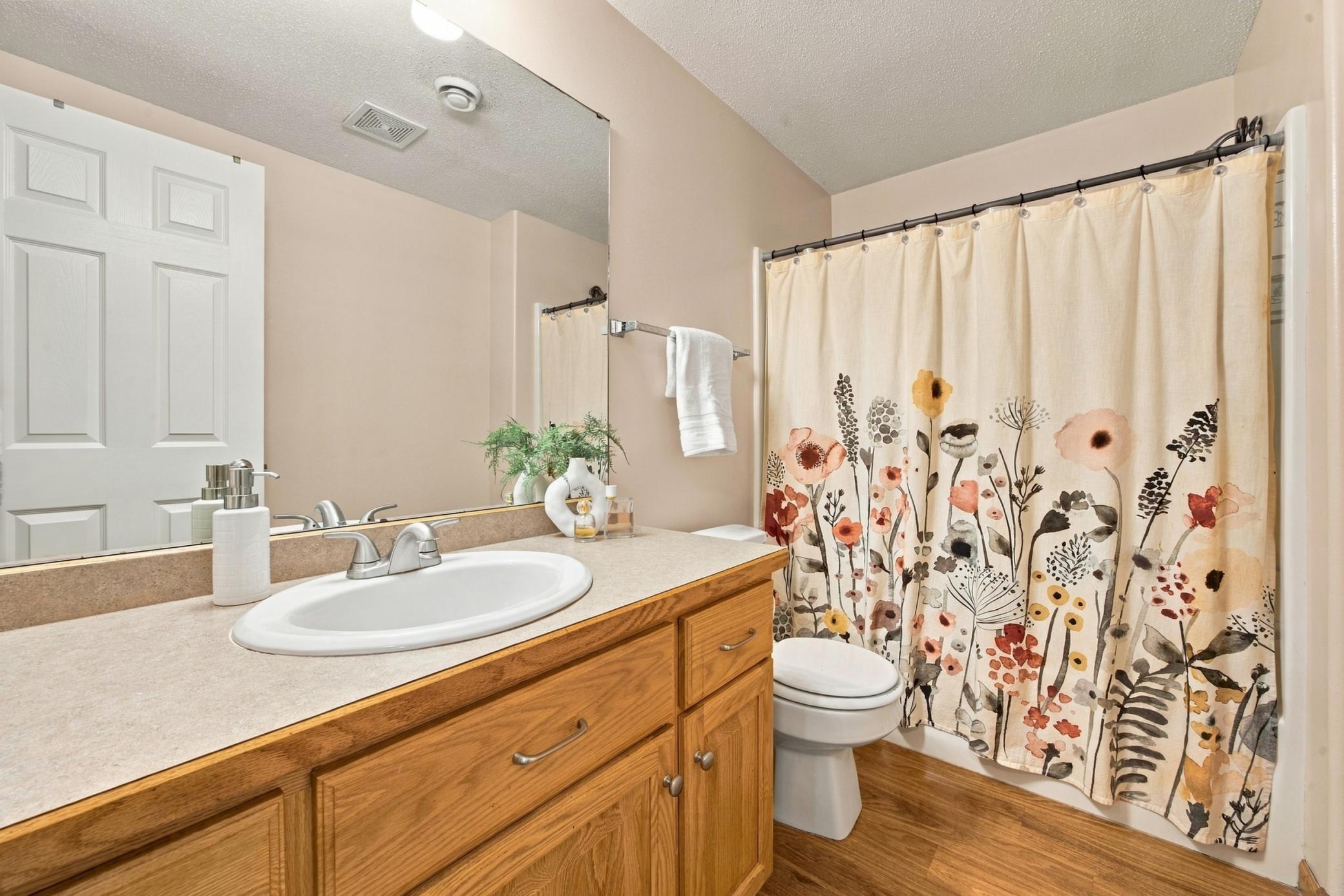 2001 single family home for sale at 4286 Woodhaven Street S in Fargo, ND — 4 bed, 2 bath (photo 25 of 41)
