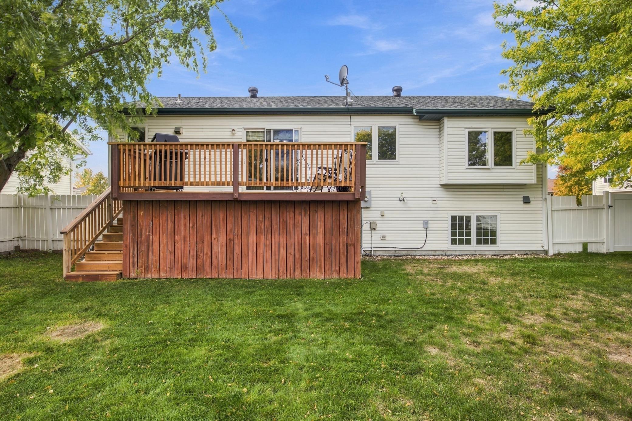 2001 single family home for sale at 4286 Woodhaven Street S in Fargo, ND — 4 bed, 2 bath (photo 27 of 41)