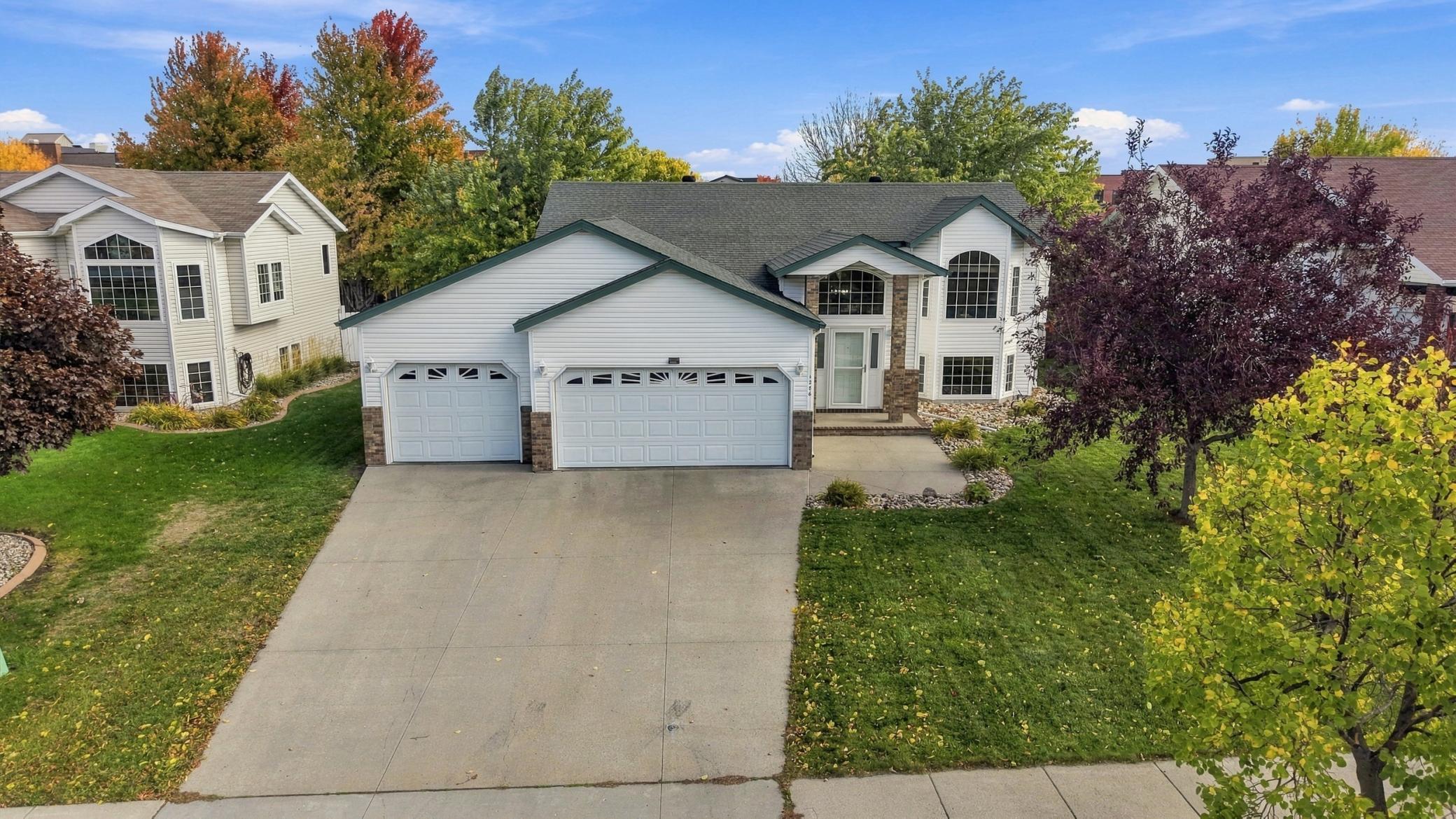 2001 single family home for sale at 4286 Woodhaven Street S in Fargo, ND — 4 bed, 2 bath (photo 31 of 41)