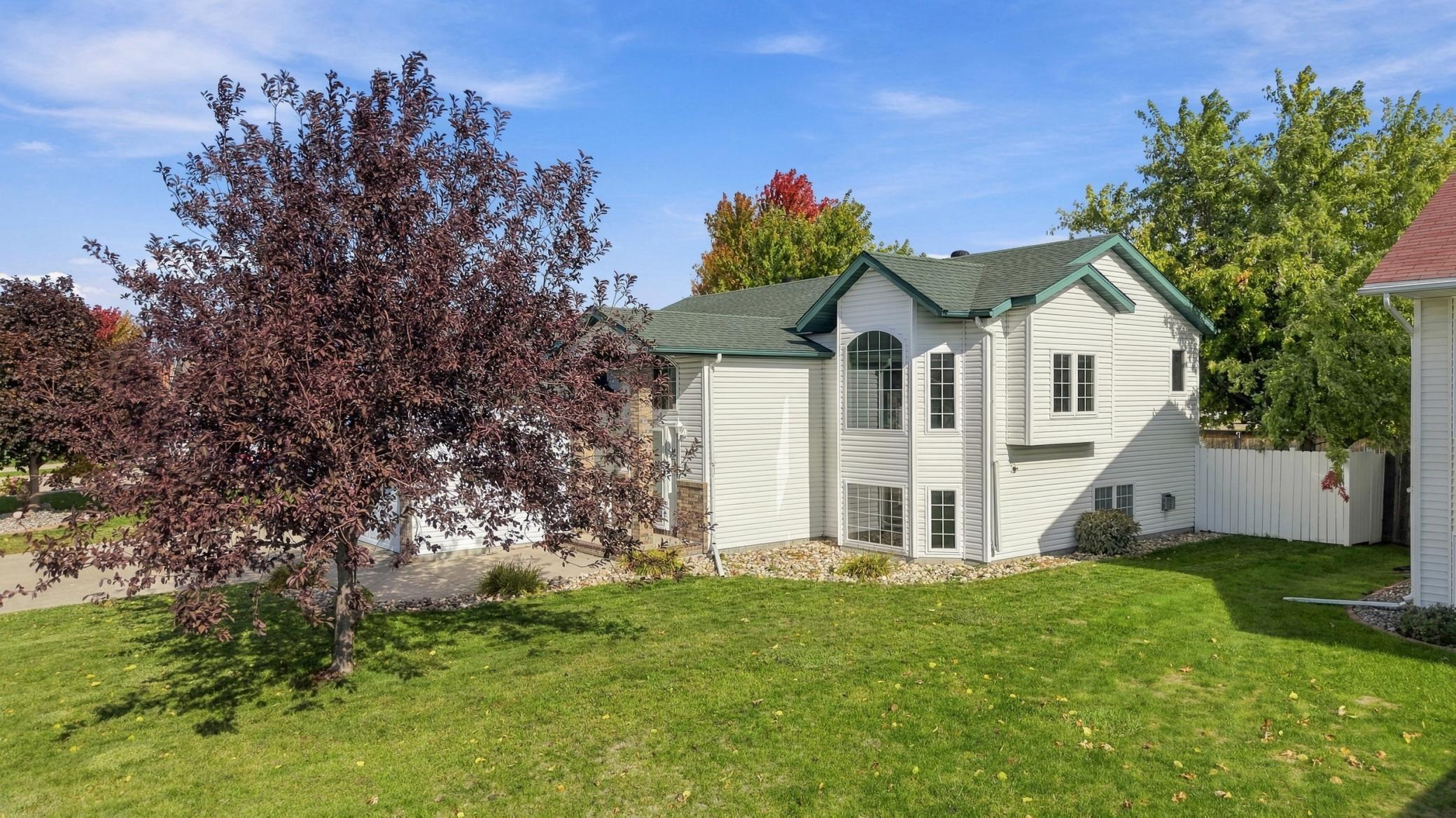 2001 single family home for sale at 4286 Woodhaven Street S in Fargo, ND — 4 bed, 2 bath (photo 32 of 41)