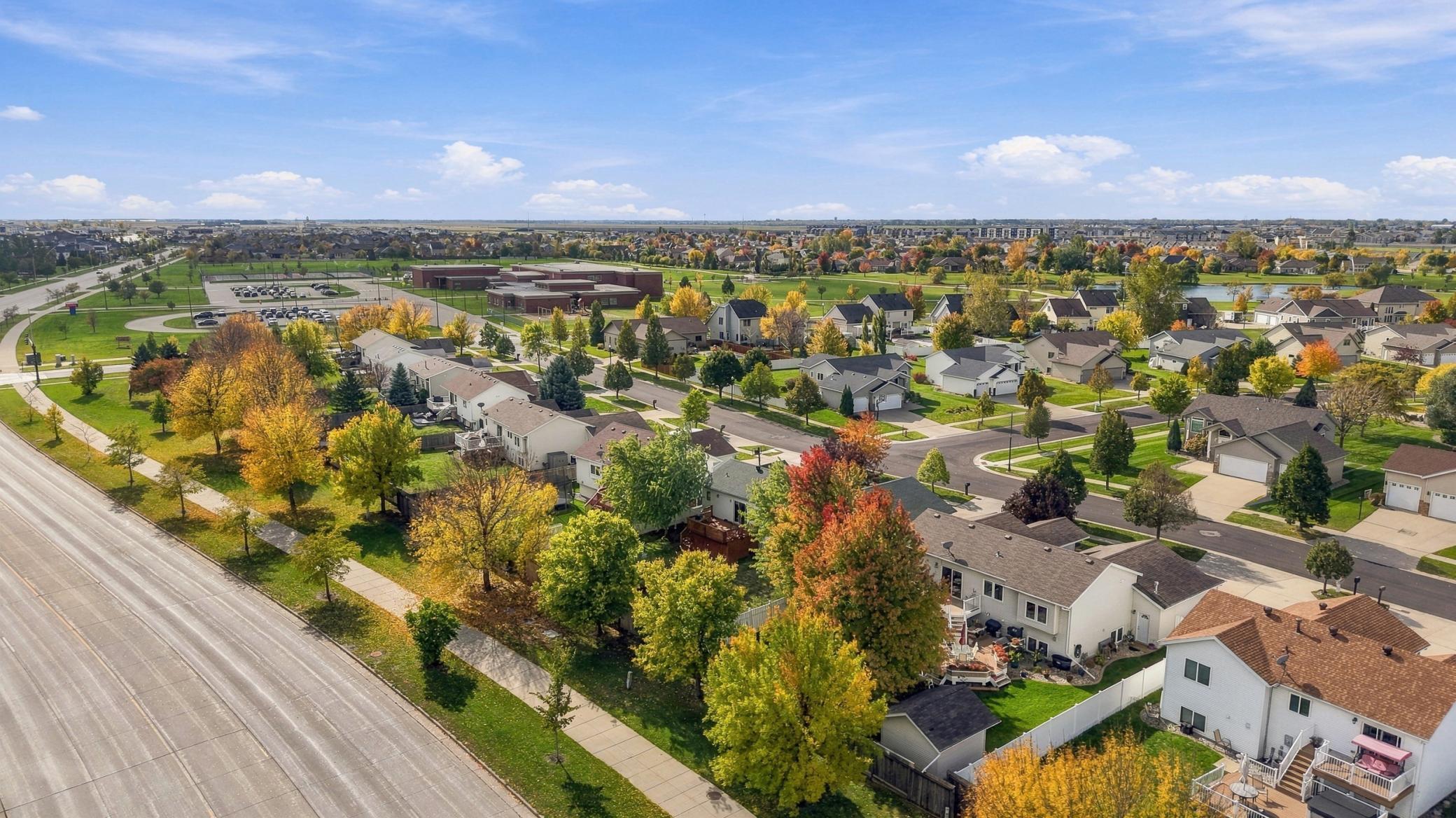 2001 single family home for sale at 4286 Woodhaven Street S in Fargo, ND — 4 bed, 2 bath (photo 36 of 41)