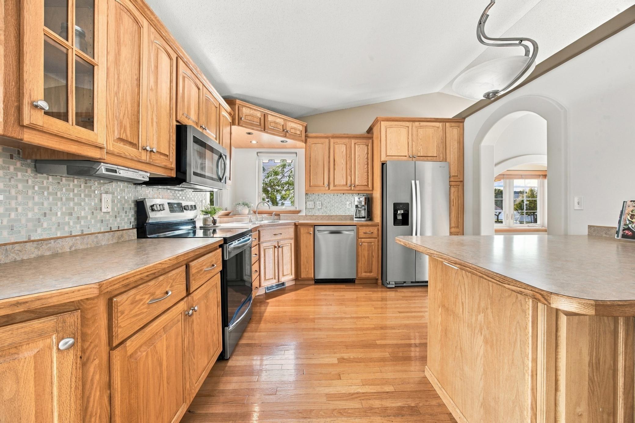 2001 single family home for sale at 4286 Woodhaven Street S in Fargo, ND — 4 bed, 2 bath (photo 9 of 41)