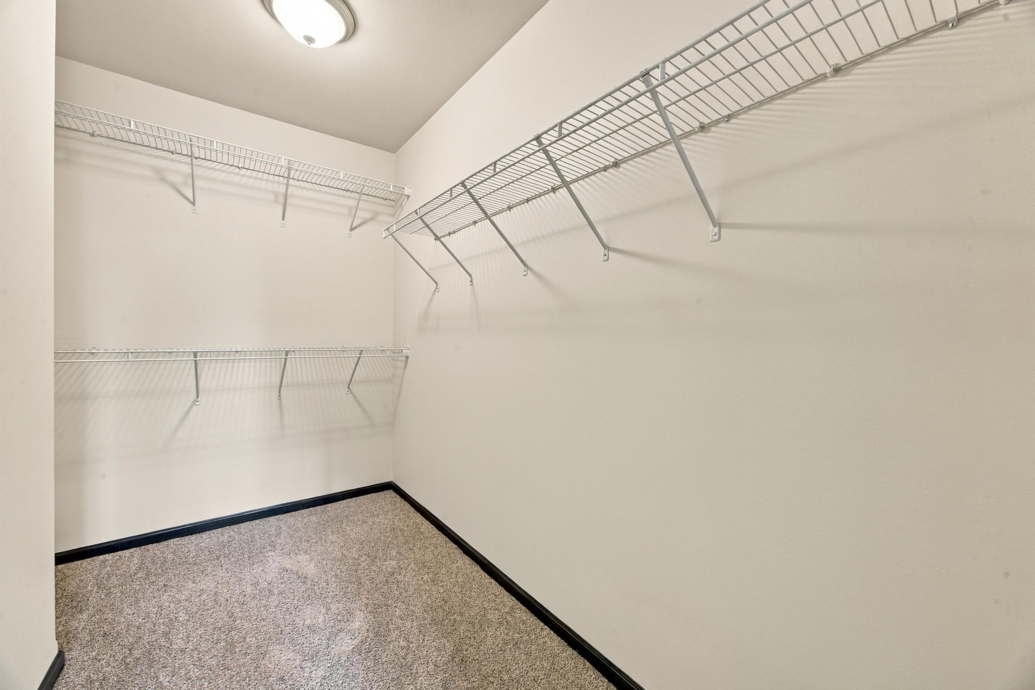 2016 twin home for sale at 916 Eaglewood Avenue W in West Fargo, ND — 3 bed, 3 bath (photo 12 of 26)