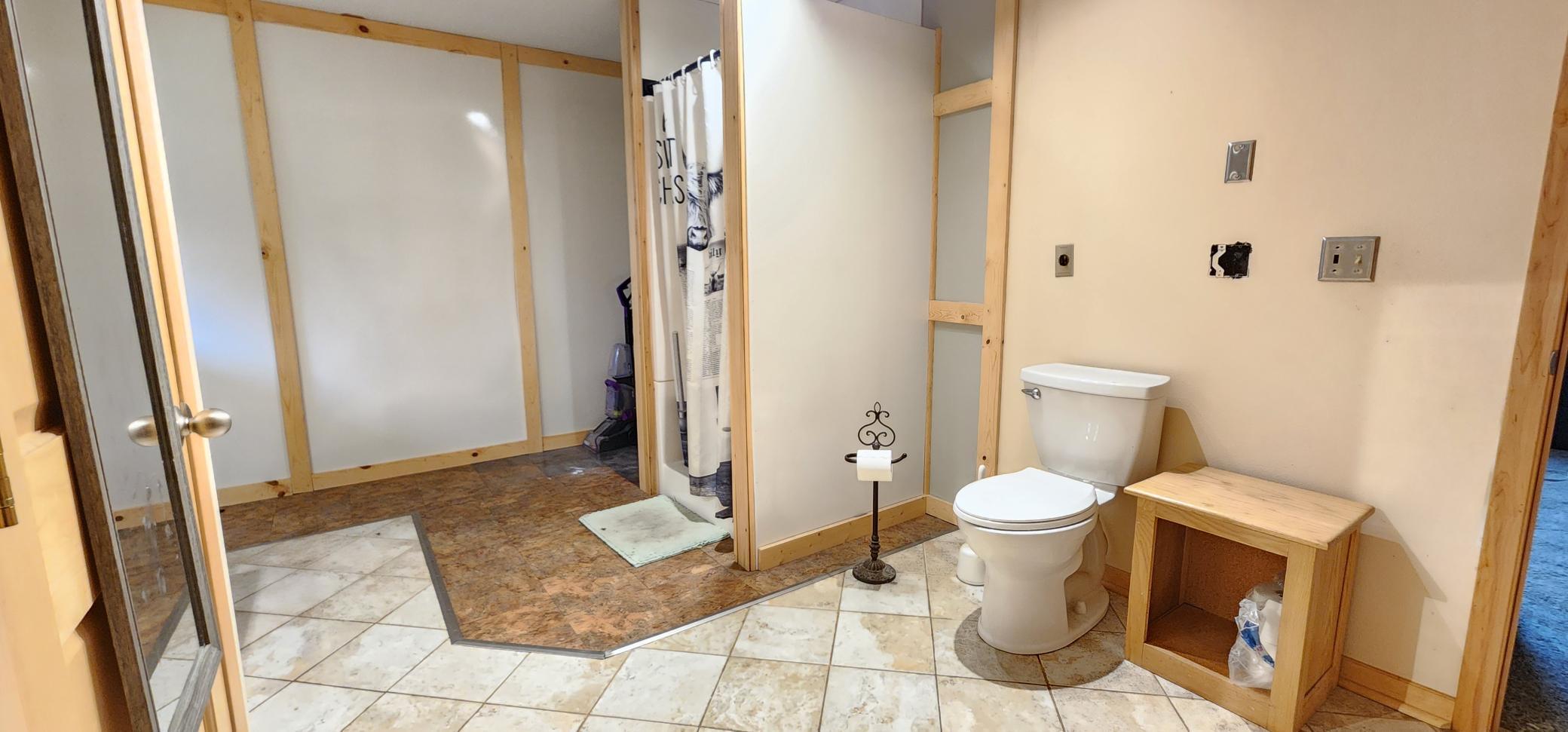 1981 single family home for sale at 14837 161st Avenue in Wadena, MN — 6 bed, 3 bath (photo 25 of 43)