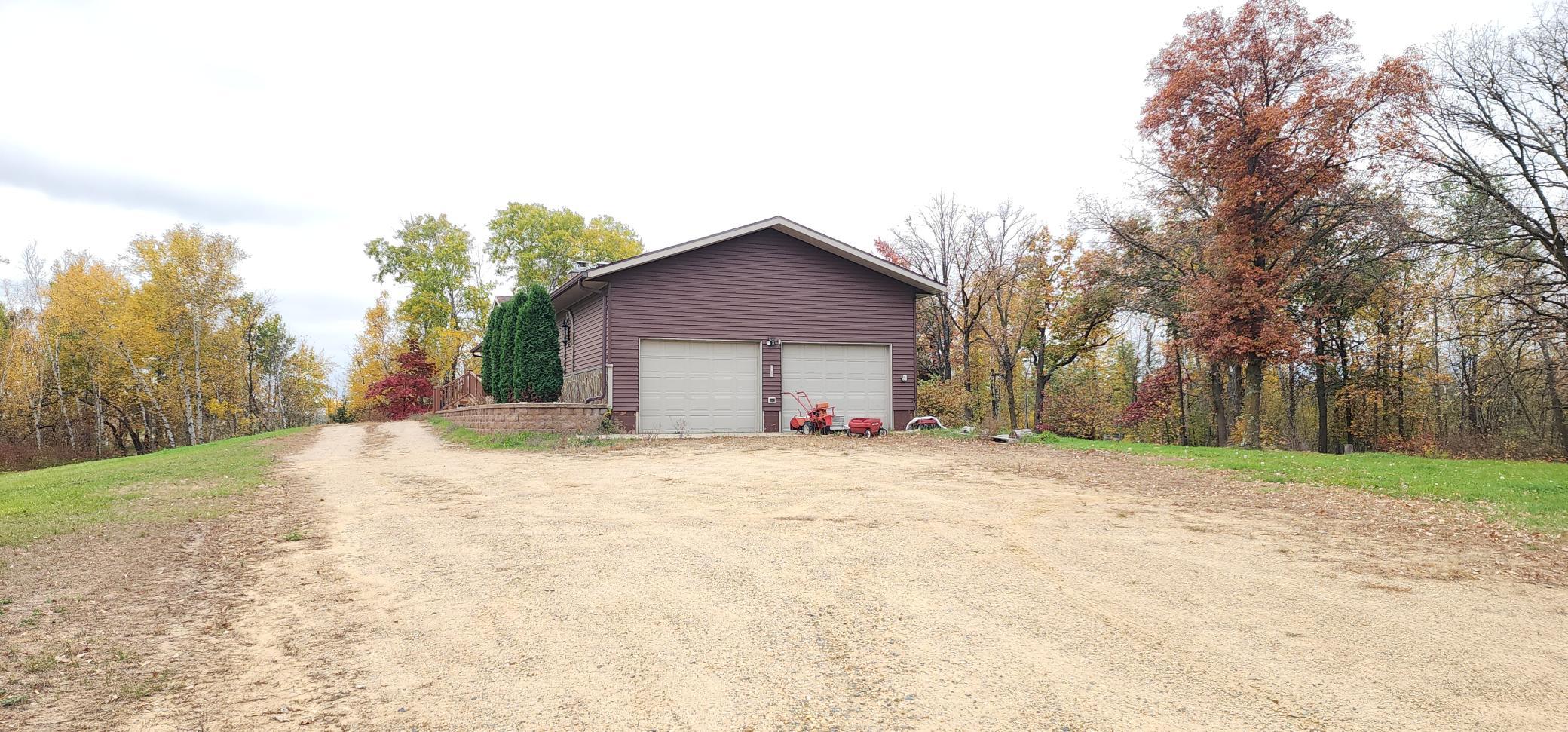 1981 single family home for sale at 14837 161st Avenue in Wadena, MN — 6 bed, 3 bath (photo 9 of 43)