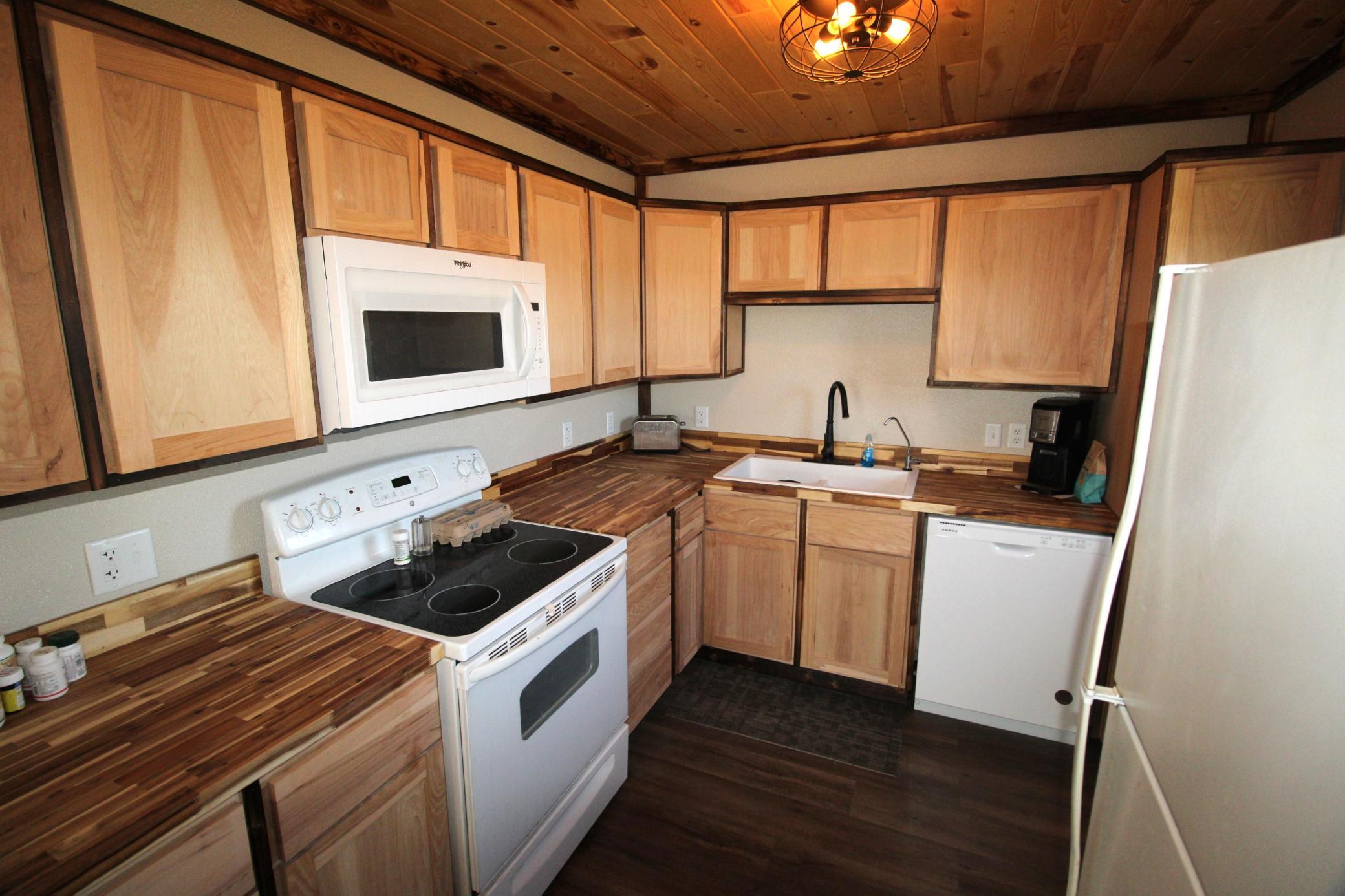 2023 single family home for sale at 40206 Marshview Drive in Emily, MN — 2 bed, 1 bath (photo 6 of 22)