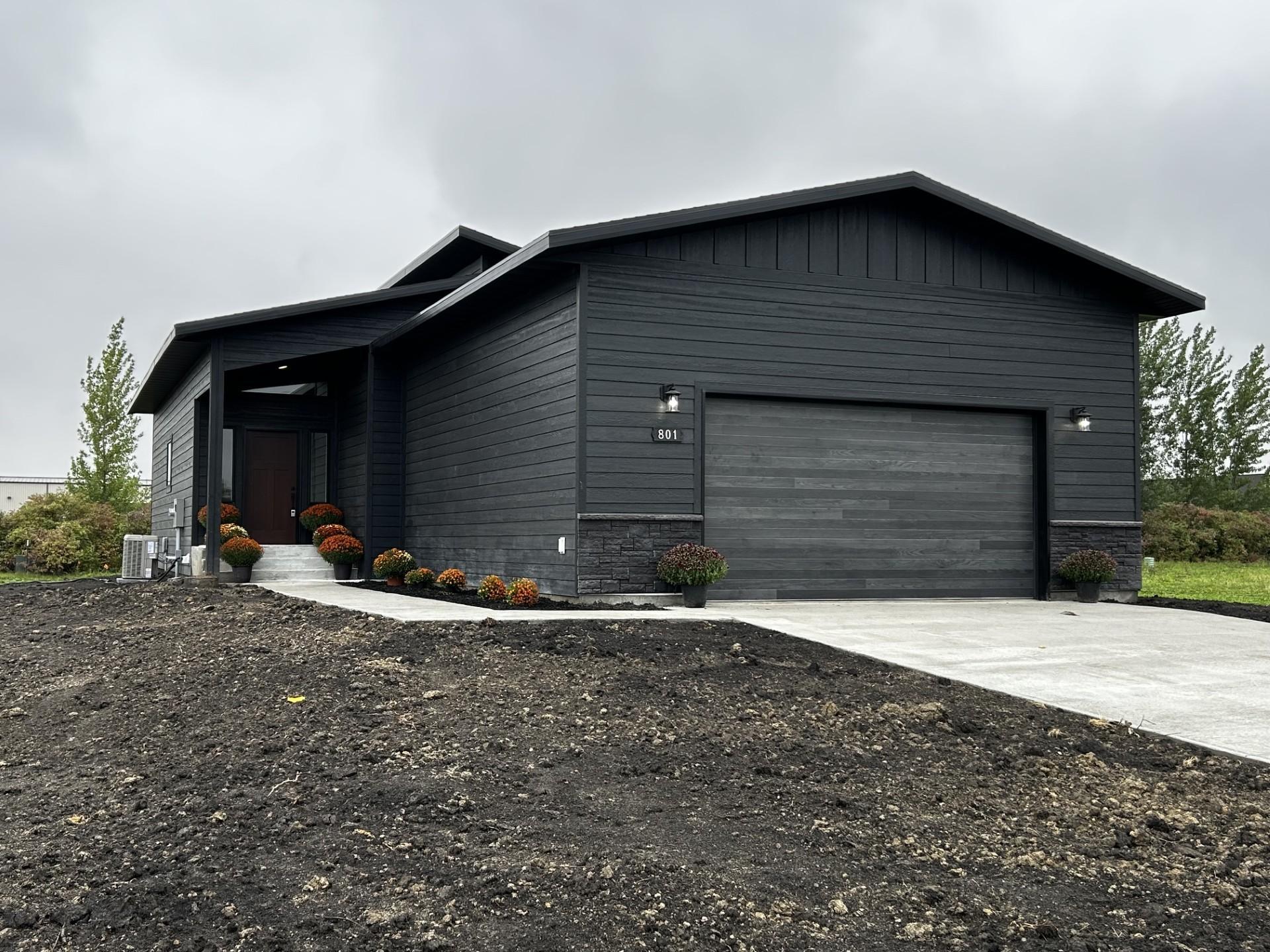 2026 single family home for sale at 801 1st Avenue NW in Hillsboro, ND — 3 bed, 2 bath