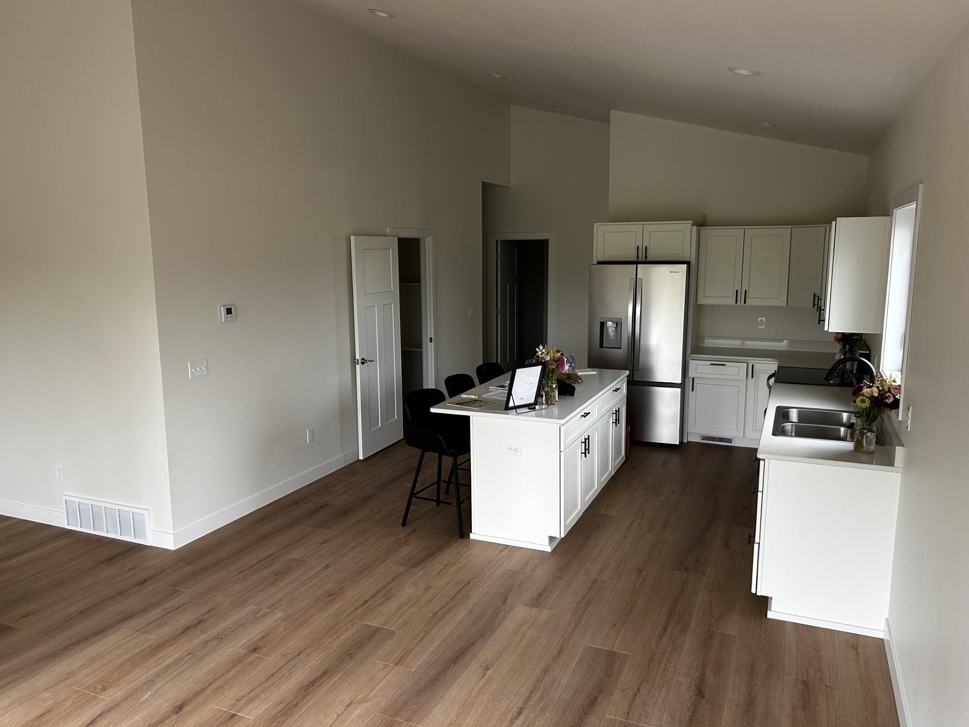 2026 single family home for sale at 801 1st Avenue NW in Hillsboro, ND — 3 bed, 2 bath (photo 3 of 10)
