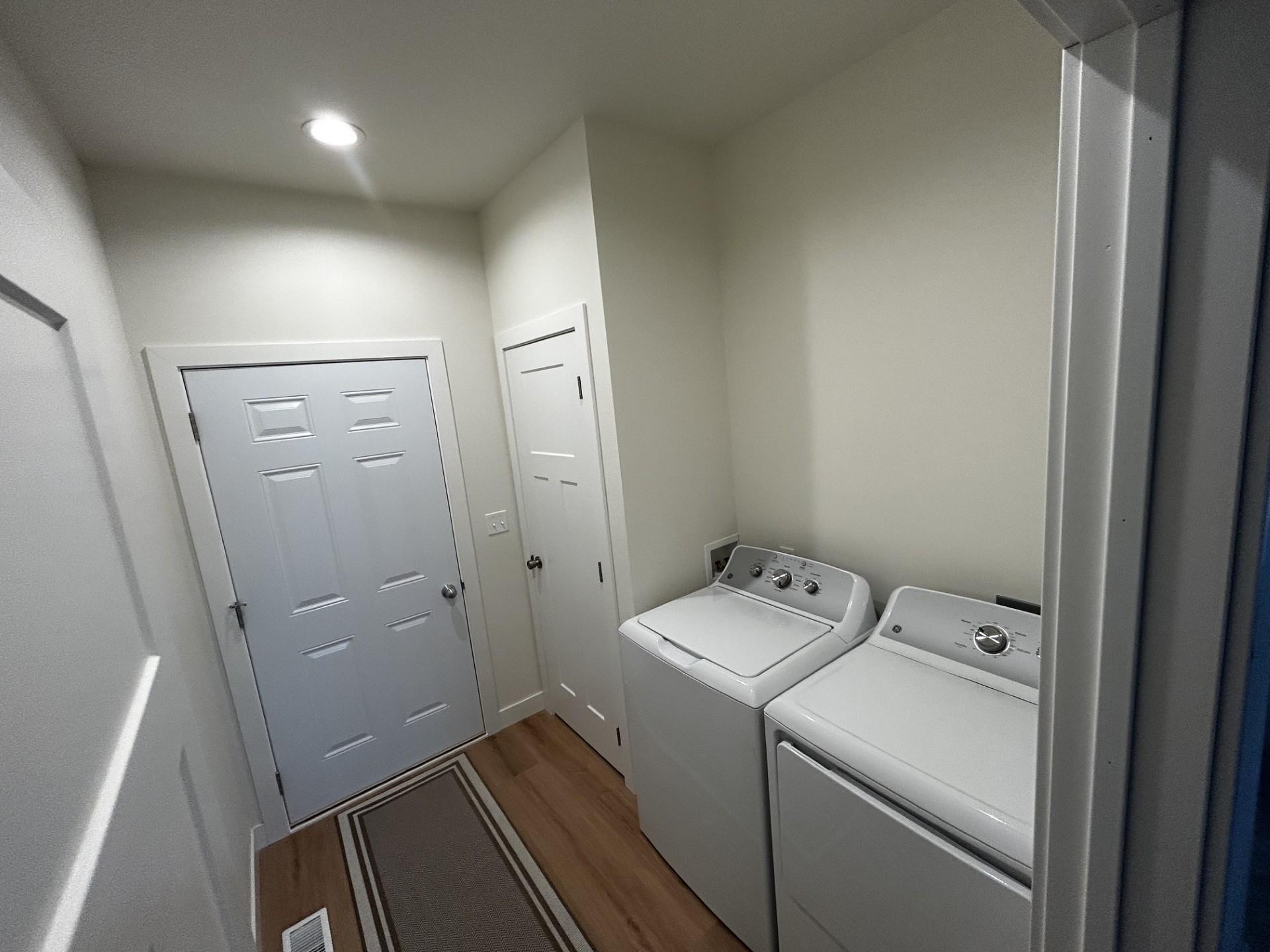 2026 single family home for sale at 801 1st Avenue NW in Hillsboro, ND — 3 bed, 2 bath (photo 4 of 10)