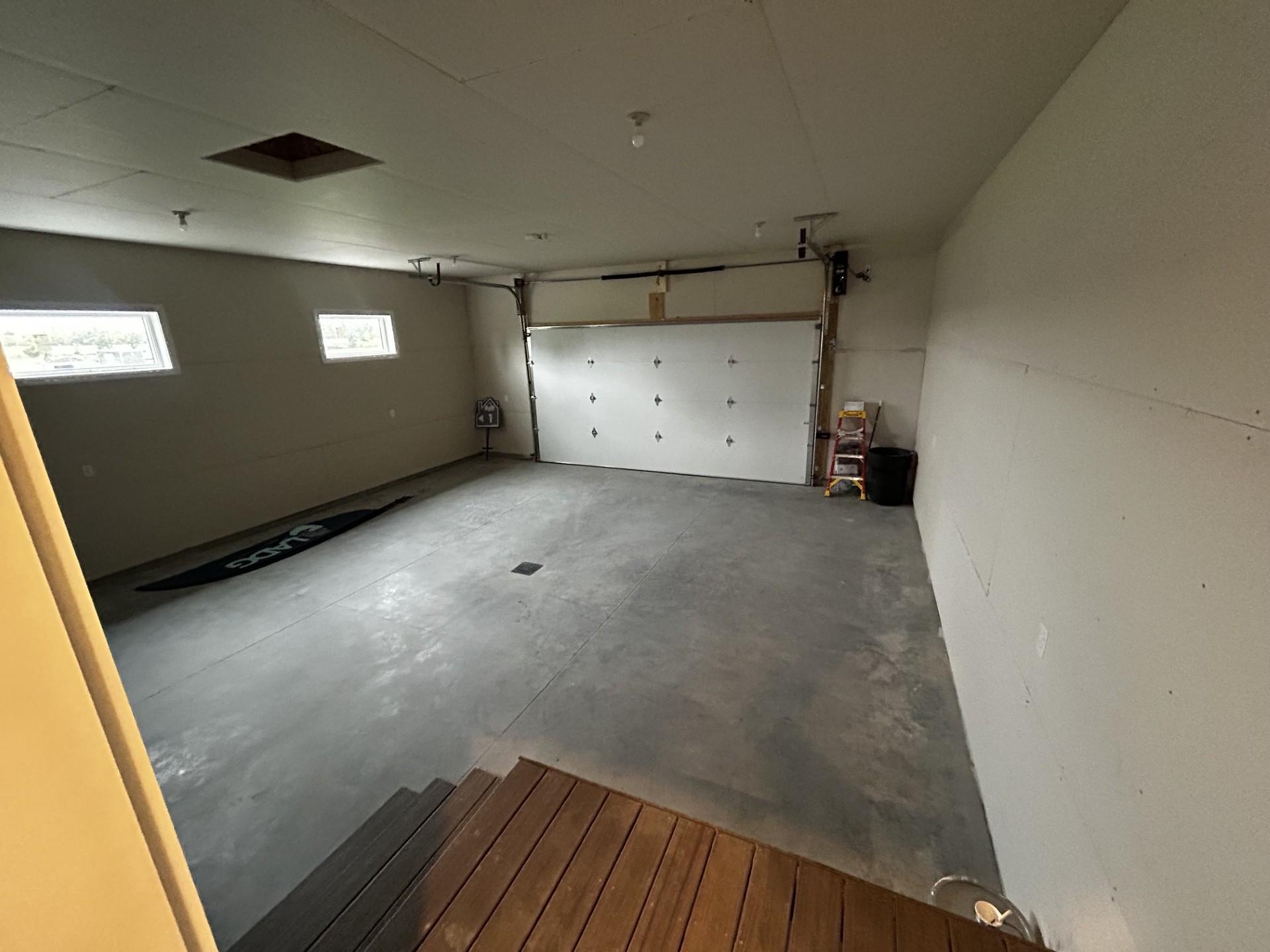 2026 single family home for sale at 801 1st Avenue NW in Hillsboro, ND — 3 bed, 2 bath (photo 5 of 10)