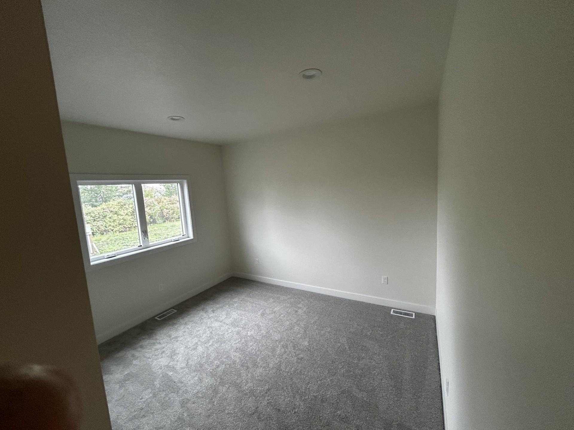 2026 single family home for sale at 801 1st Avenue NW in Hillsboro, ND — 3 bed, 2 bath (photo 6 of 10)