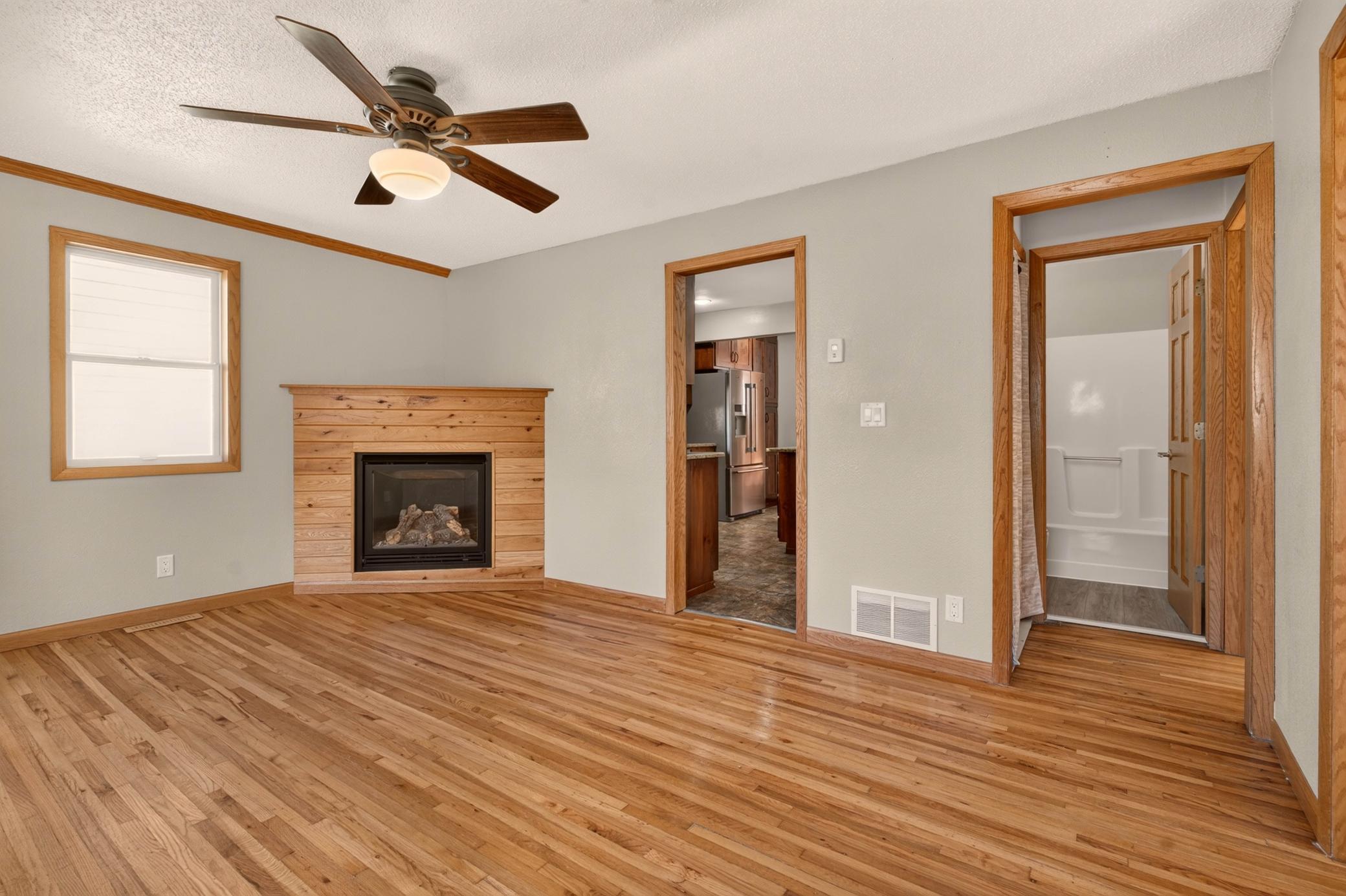 1940 single family home for sale at 1342 16th Street S in Fargo, ND — 3 bed, 2 bath (photo 2 of 48)