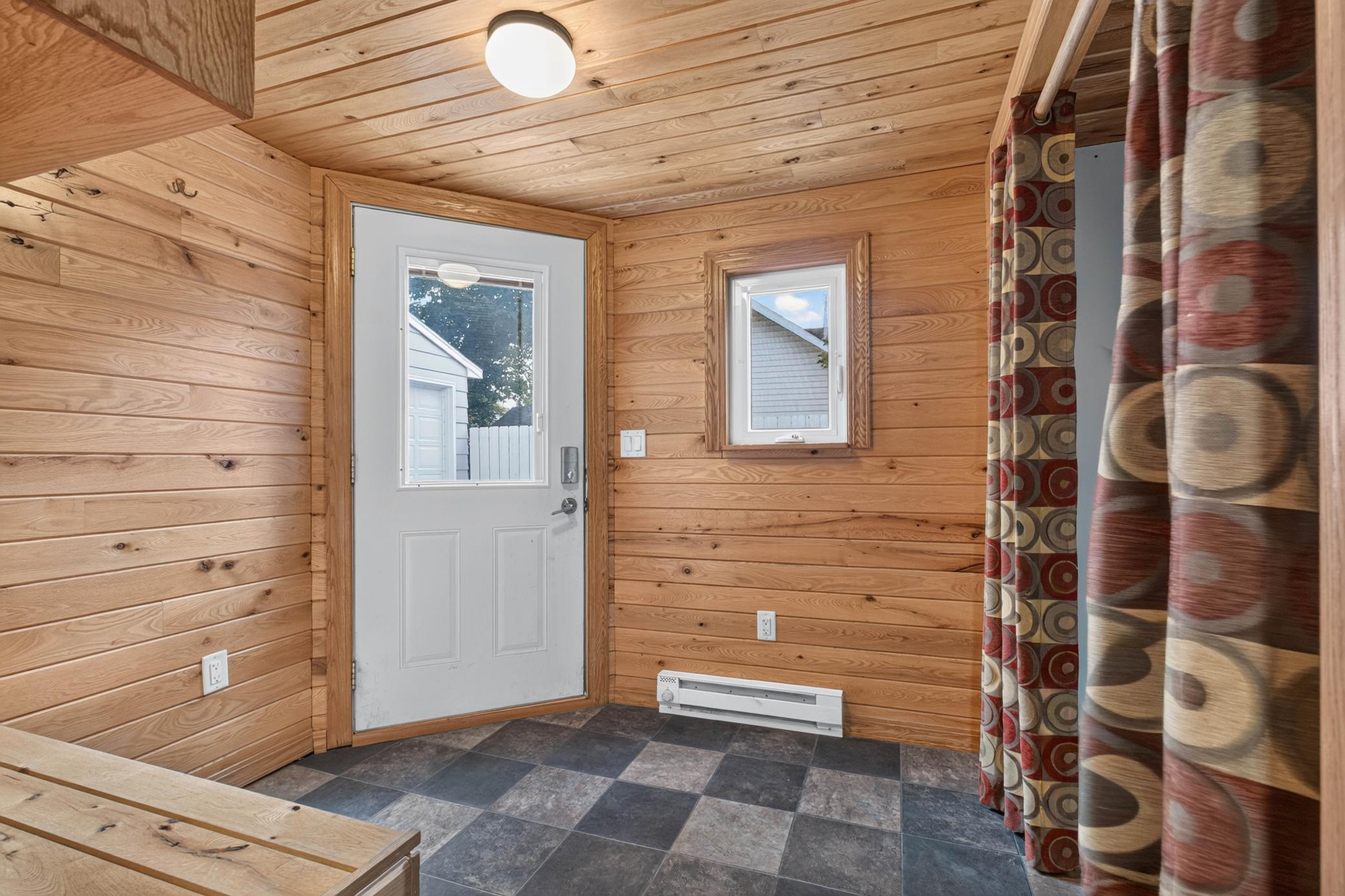 1940 single family home for sale at 1342 16th Street S in Fargo, ND — 3 bed, 2 bath (photo 12 of 48)