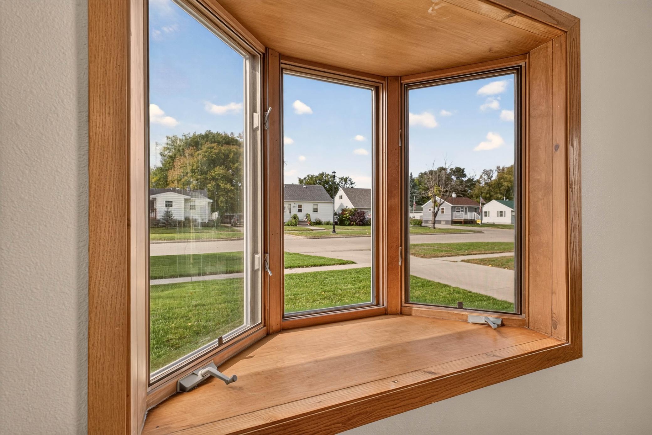 1940 single family home for sale at 1342 16th Street S in Fargo, ND — 3 bed, 2 bath (photo 14 of 48)
